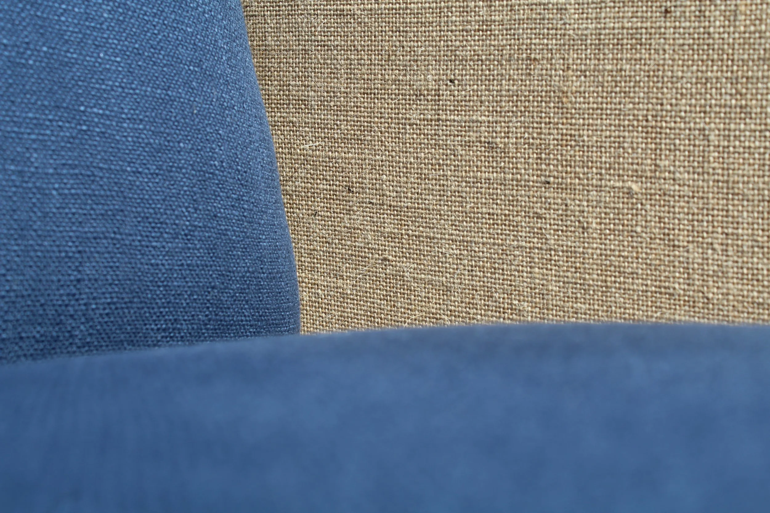 détail matiere tissu romo et toile de jute