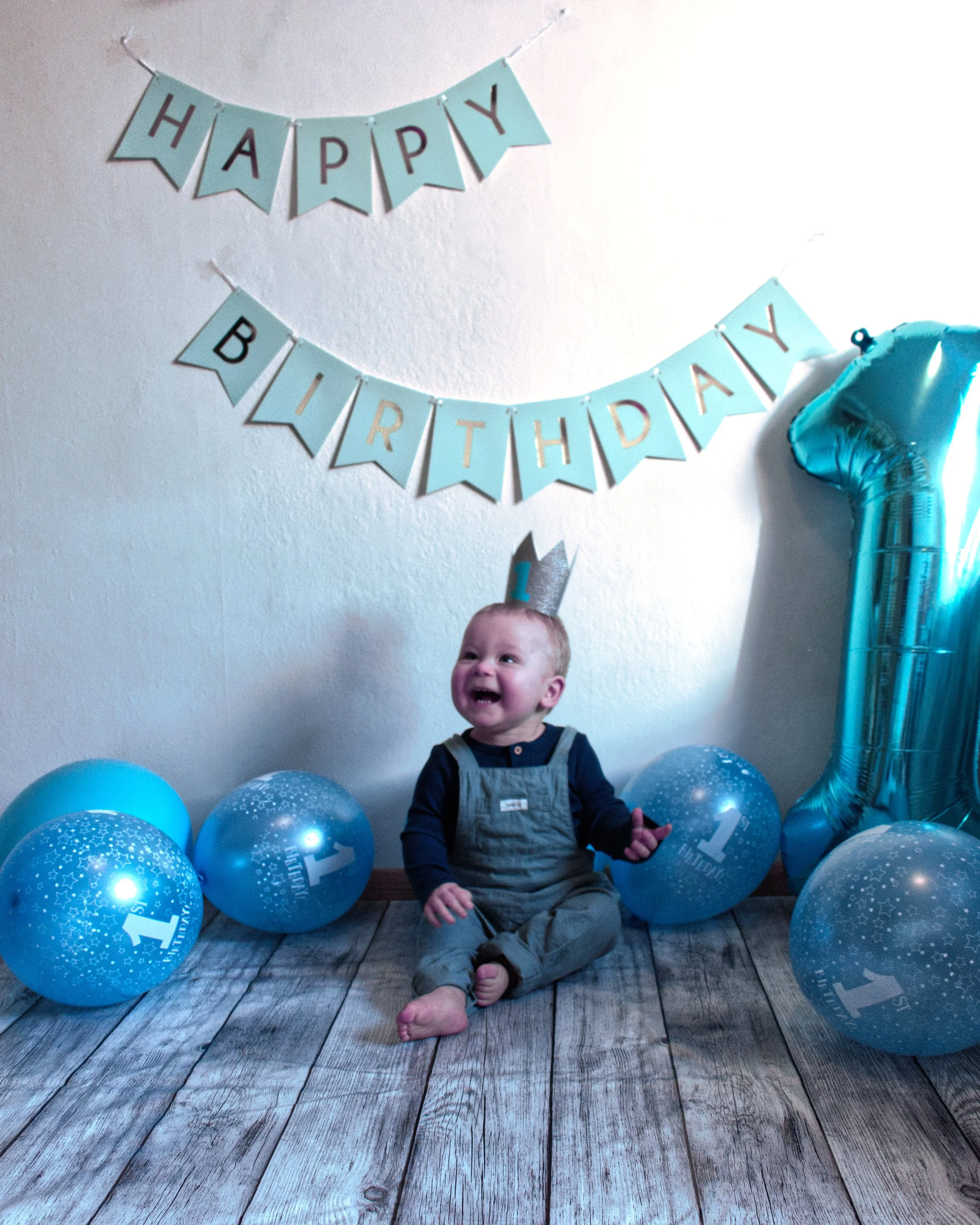 1 åring med ballonger