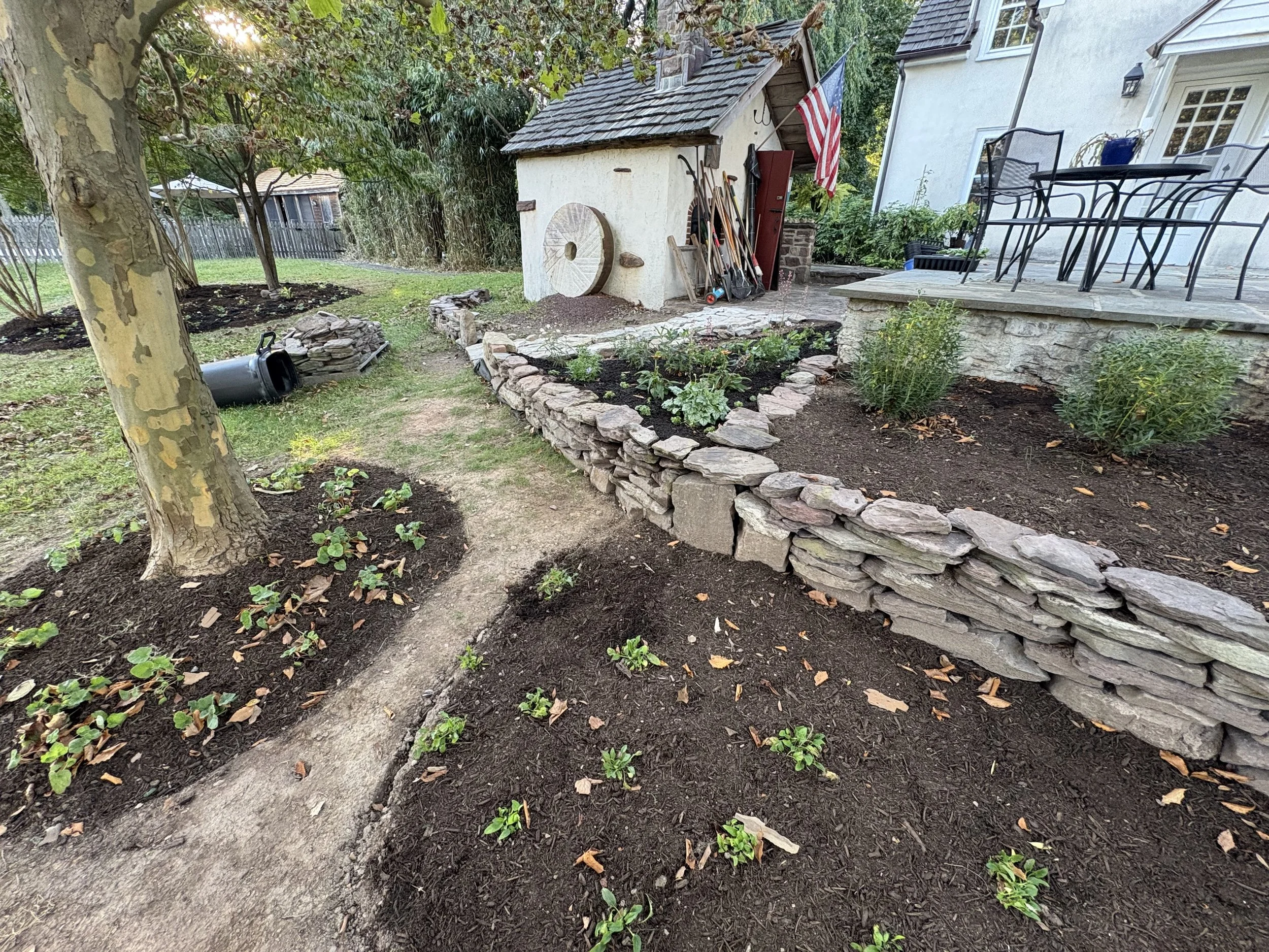 Retaining wall + plantings