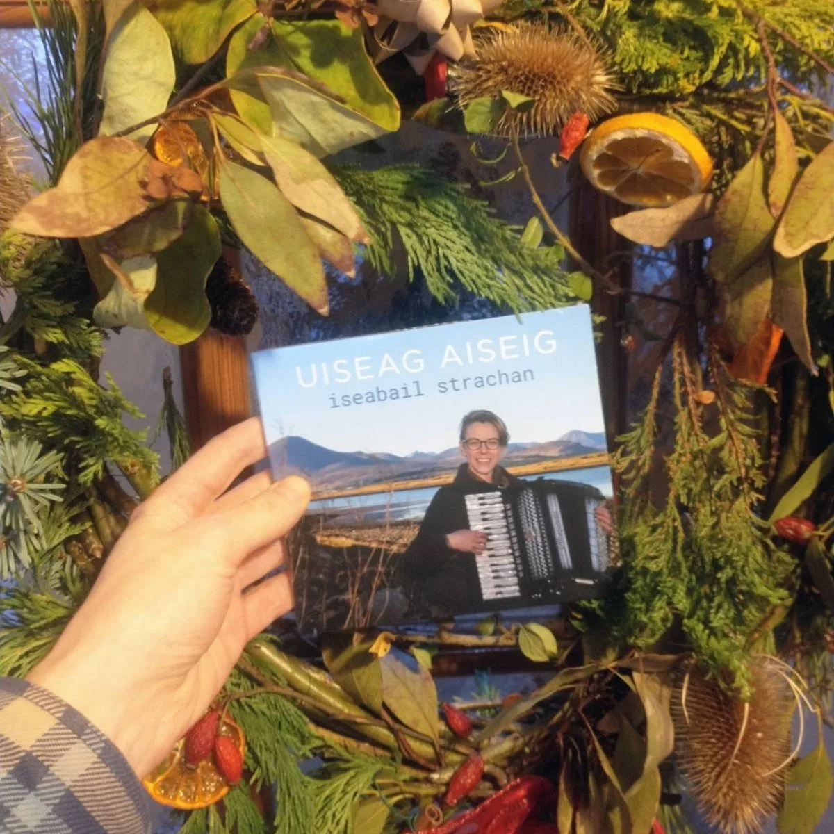 If you're anything like me and are just starting to get your act together for Christmas, a CD could be the perfect gift!
Uiseag Aiseig, my debut album released in March 2025 features lots of musicians local to Skye &amp; Lochalsh and is available for