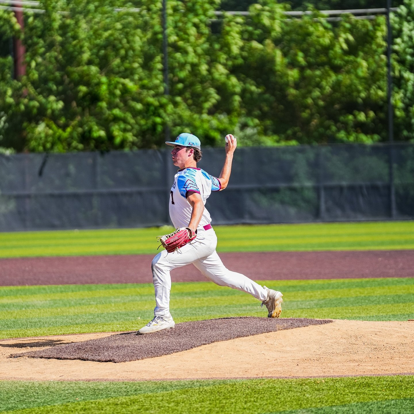 @bdell924’s 2026 Ringers took care of business this afternoon with a 5-4-3 DP to seal the victory!
@_jackertel - 5 IP 4H 0ER, 2-2 with a walk and 2 runs scored