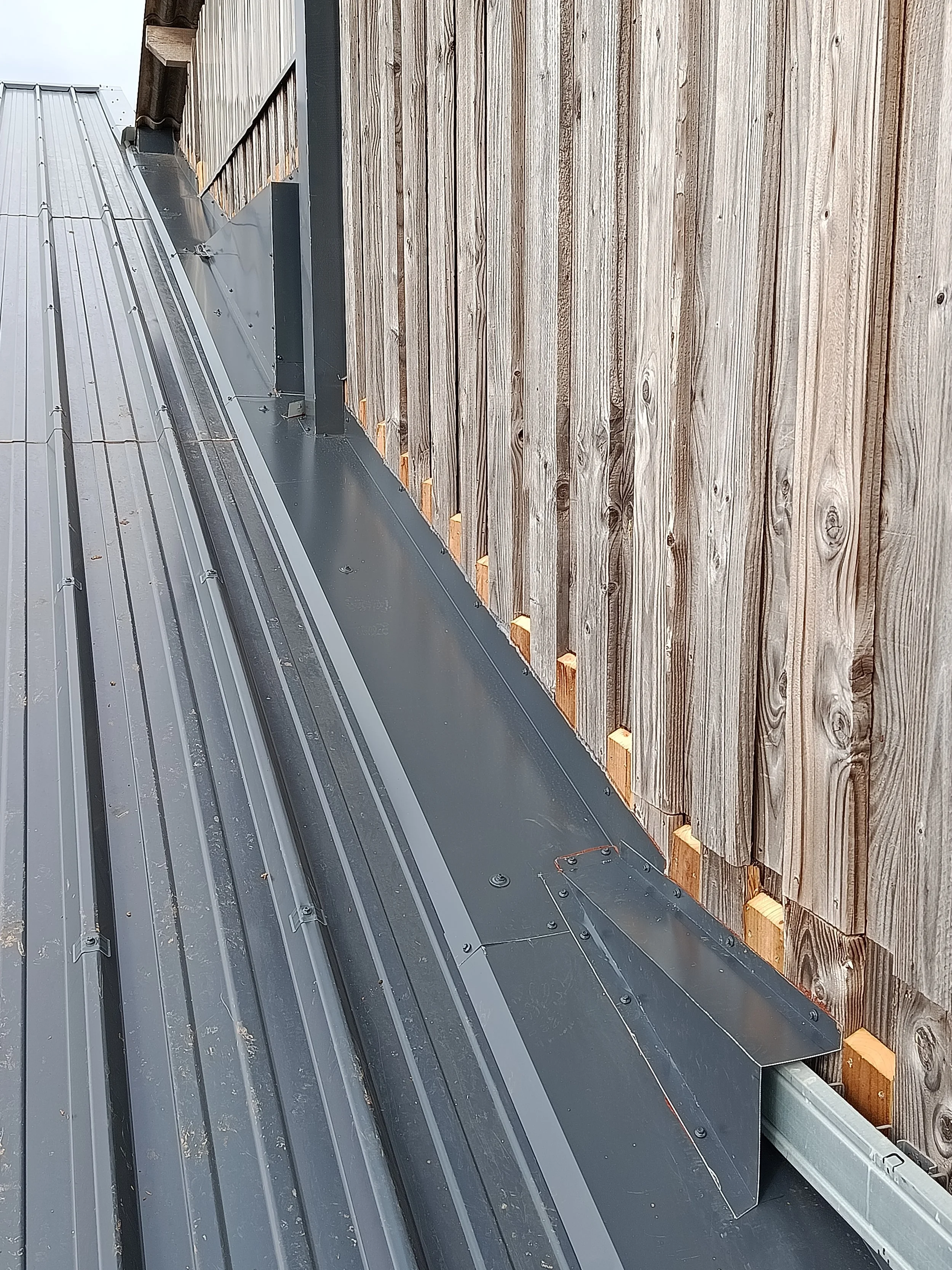 Solution d'étanchéité sur-mesure (taule prélaquée).