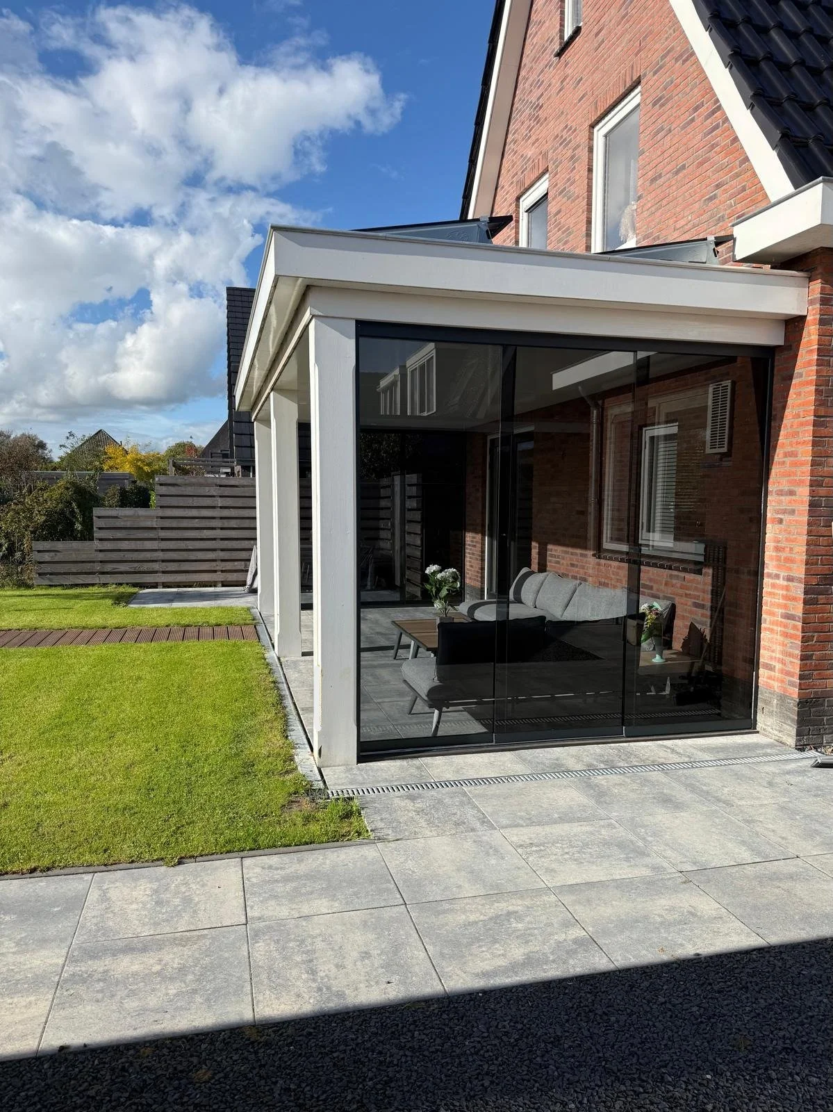 veranda 2.jpg