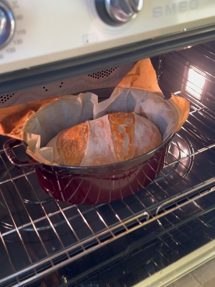 The excitement when you lift the lid and the bread turns out better than expected 

#kalohacooks #sourdough