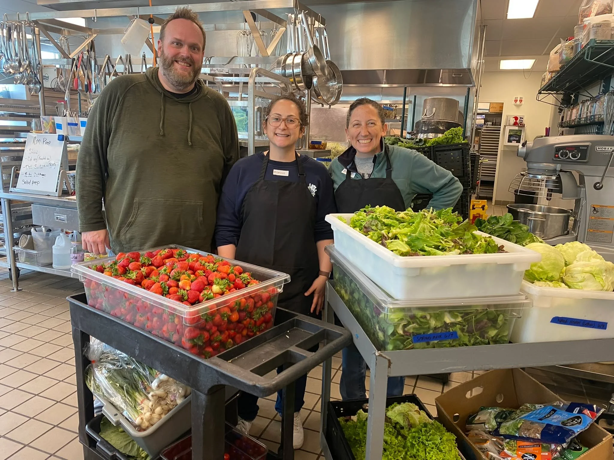 On June 9, our @meetup took us to the @thenashvillefoodproject for a food sorting #volunteer experience! 

#meetup #nashville #meetnewpeople #community #nashvillebucketlistnashvillebucketlist