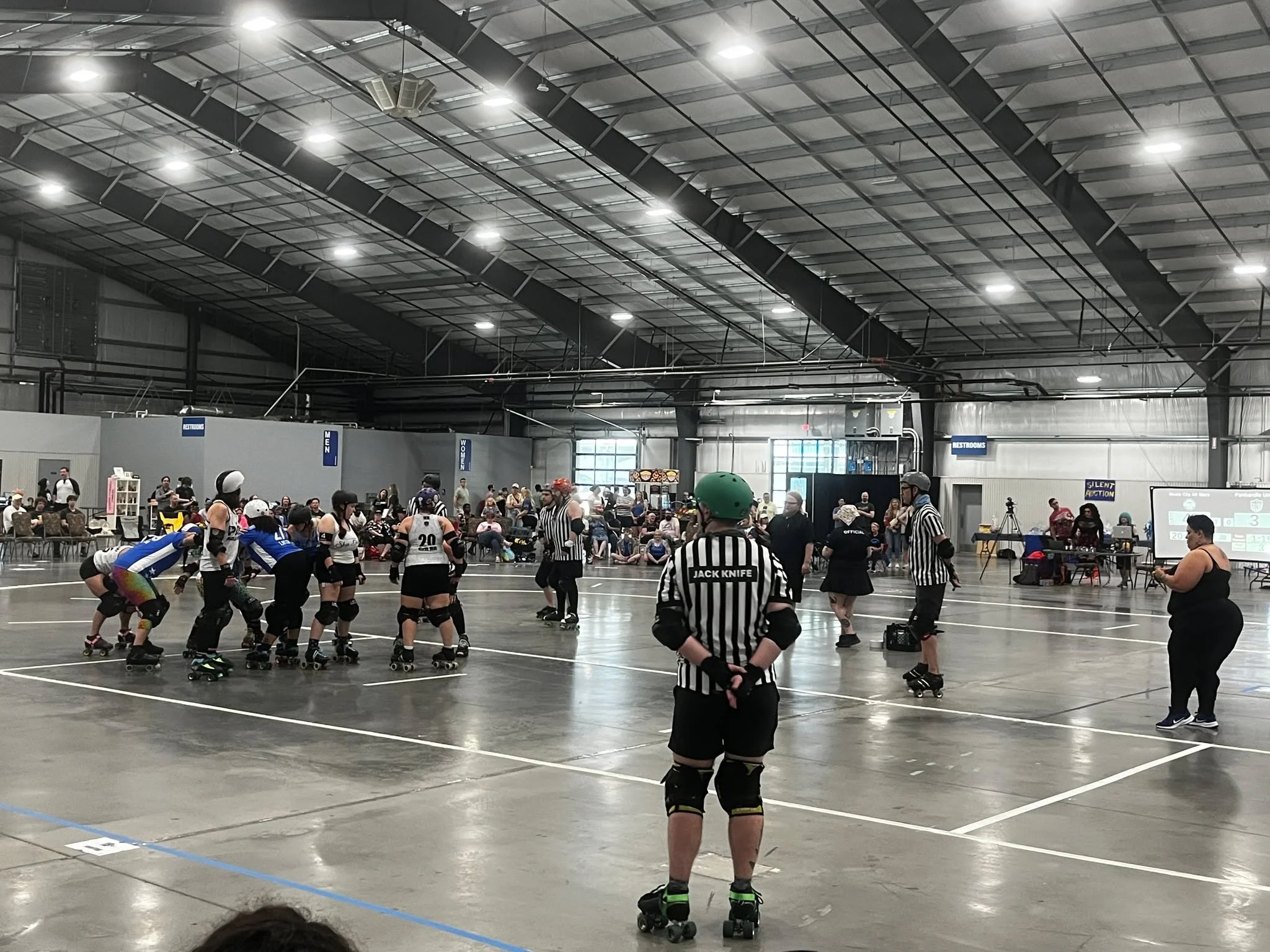 We've been keeping busy with events in real life that we've been a little behind on sharing our adventures and trying to play catch up...

On June 7, our @meetup helped us check off another Nashville Bucket List Experience&hellip;
☑️ Roller Derby wit