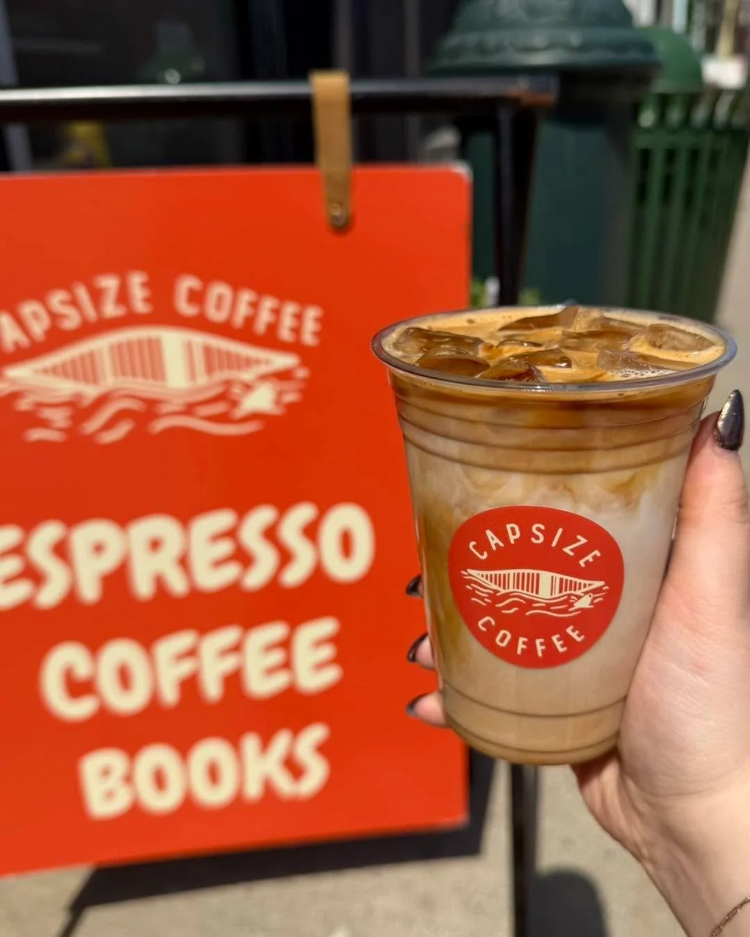 Our iced drinks got an upgrade!! How cute are these stickers?🌻