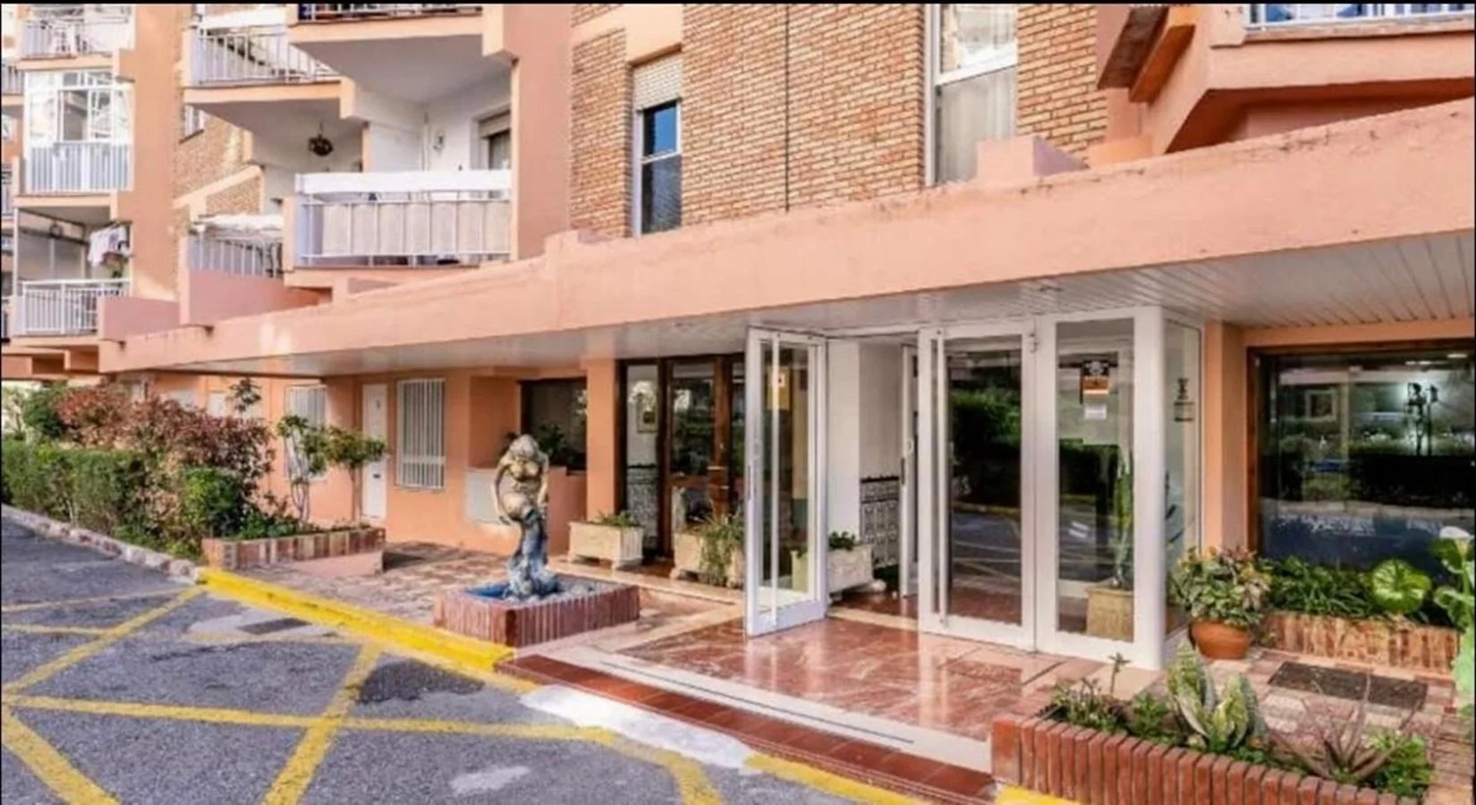 SpainBreaks | Receptie-ingang.