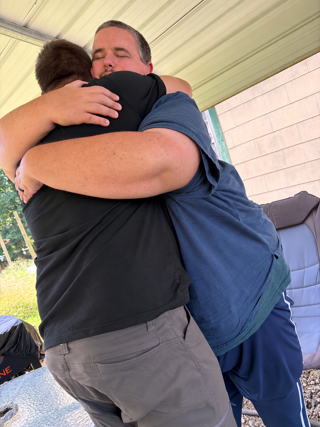 PaulCurtleHug.png