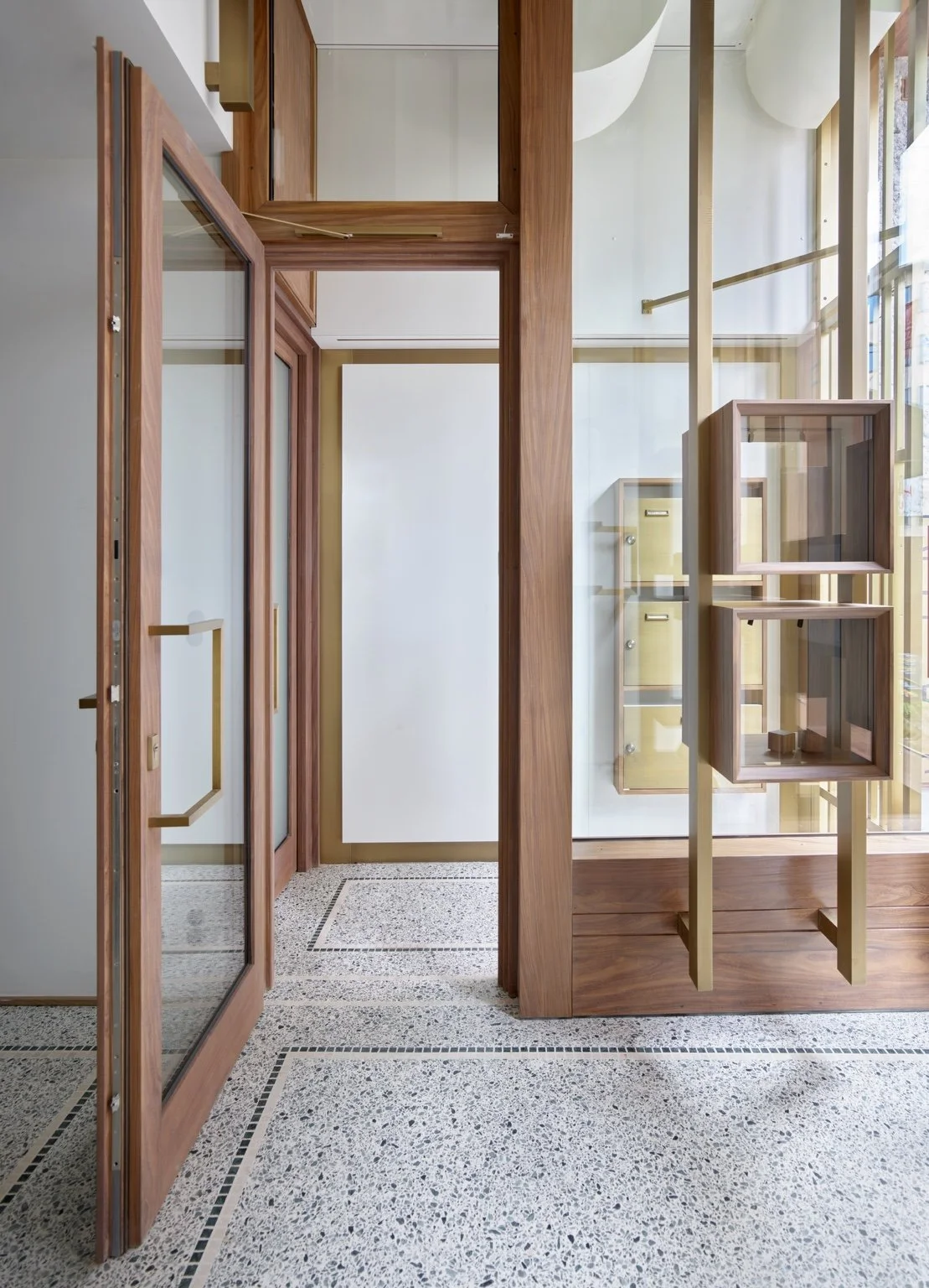 Sajfrt boutique interior – architectural jewellery atelier in Brussels