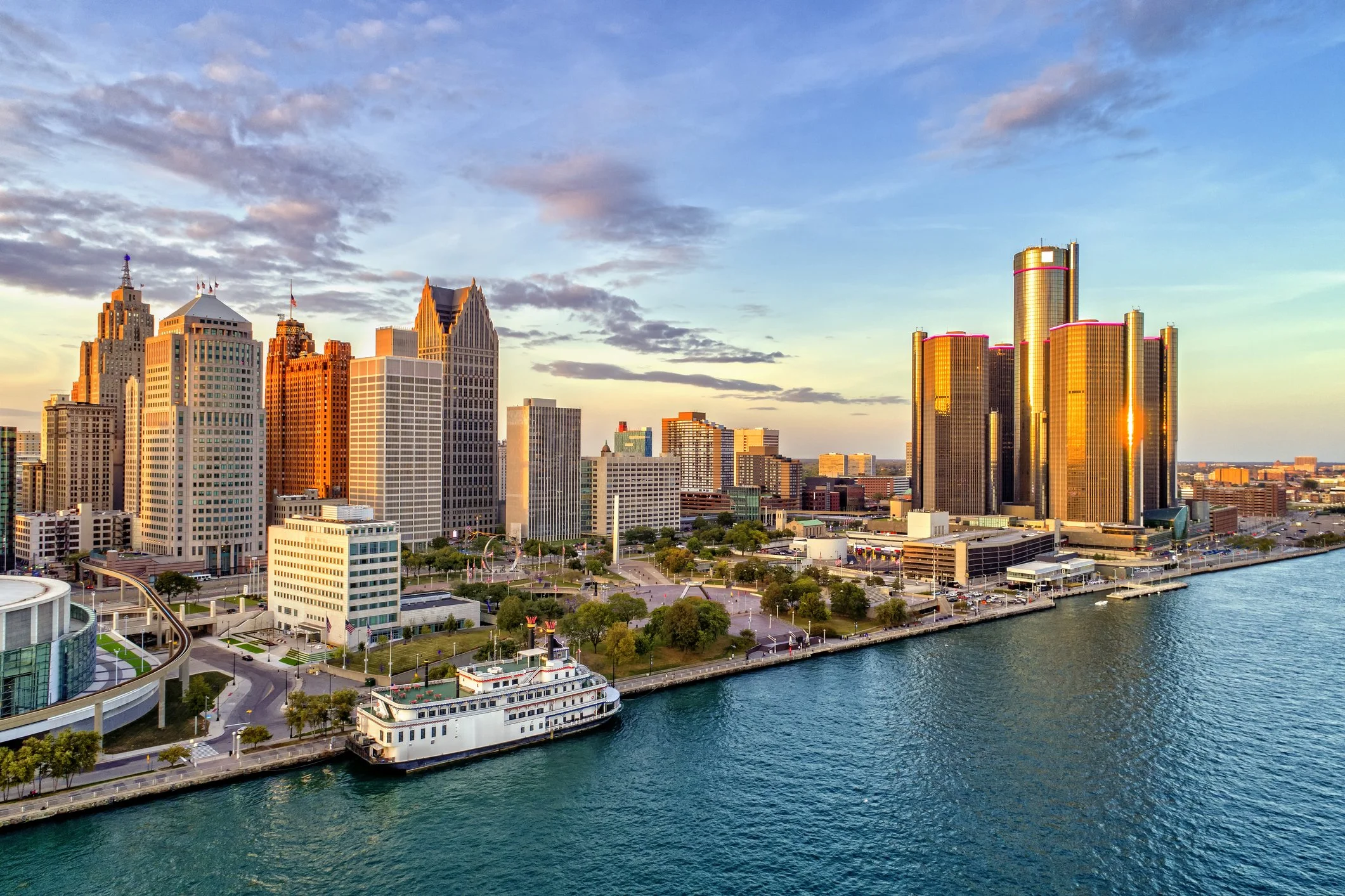 Skyline view of Detroit, Michigan export hub