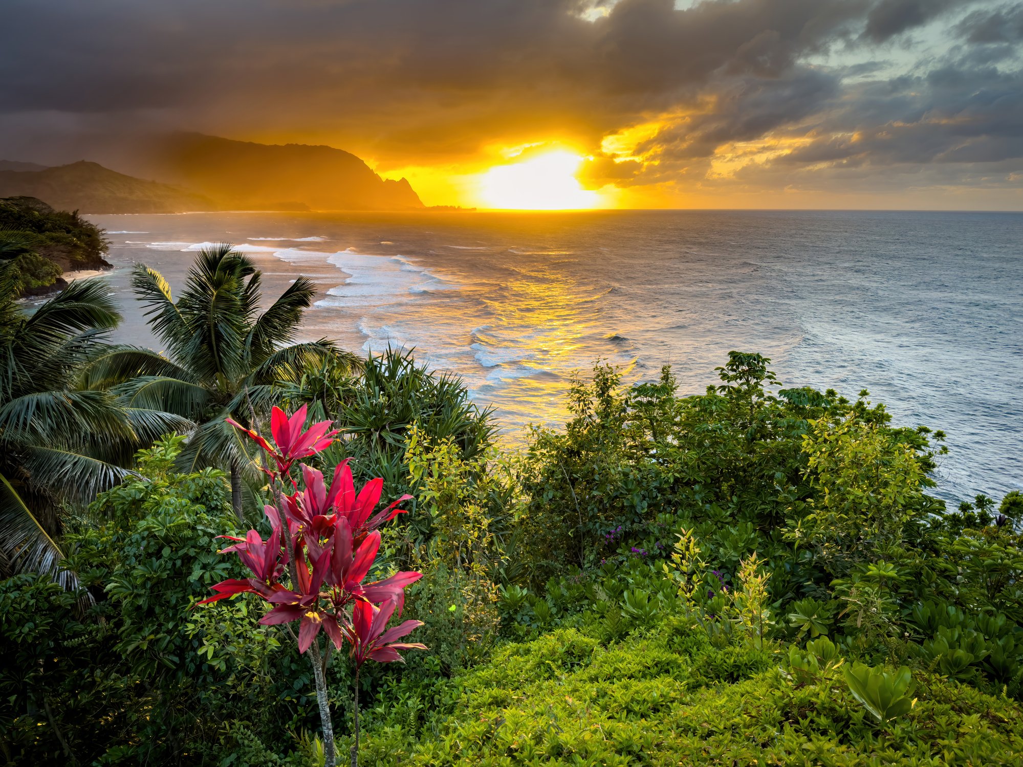 Scenic view of Hawaii coast at sunset