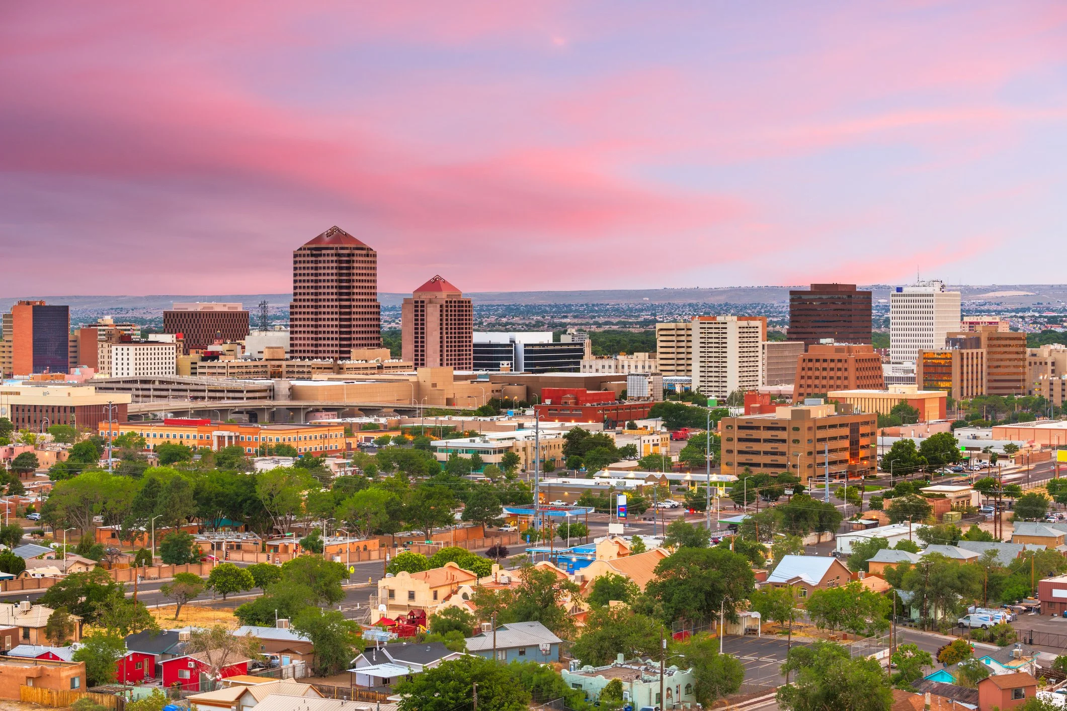 Skyline view of Albuquerque, New Mexico export hub