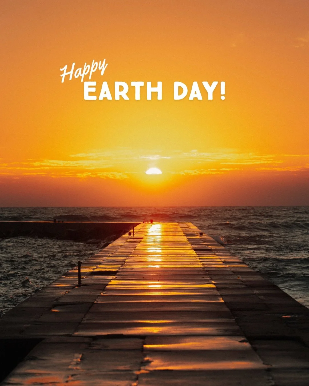 Happy Earth Day from all of us over here at Stormcloud!

Join us &amp; @sleepingbearsurf at the end of Sac St. on Frankfort Beach for a clean-up from 5-7pm. Afterwards, enjoy a pint on us for lending&rsquo; a hand!

Cheers 🌎🍻