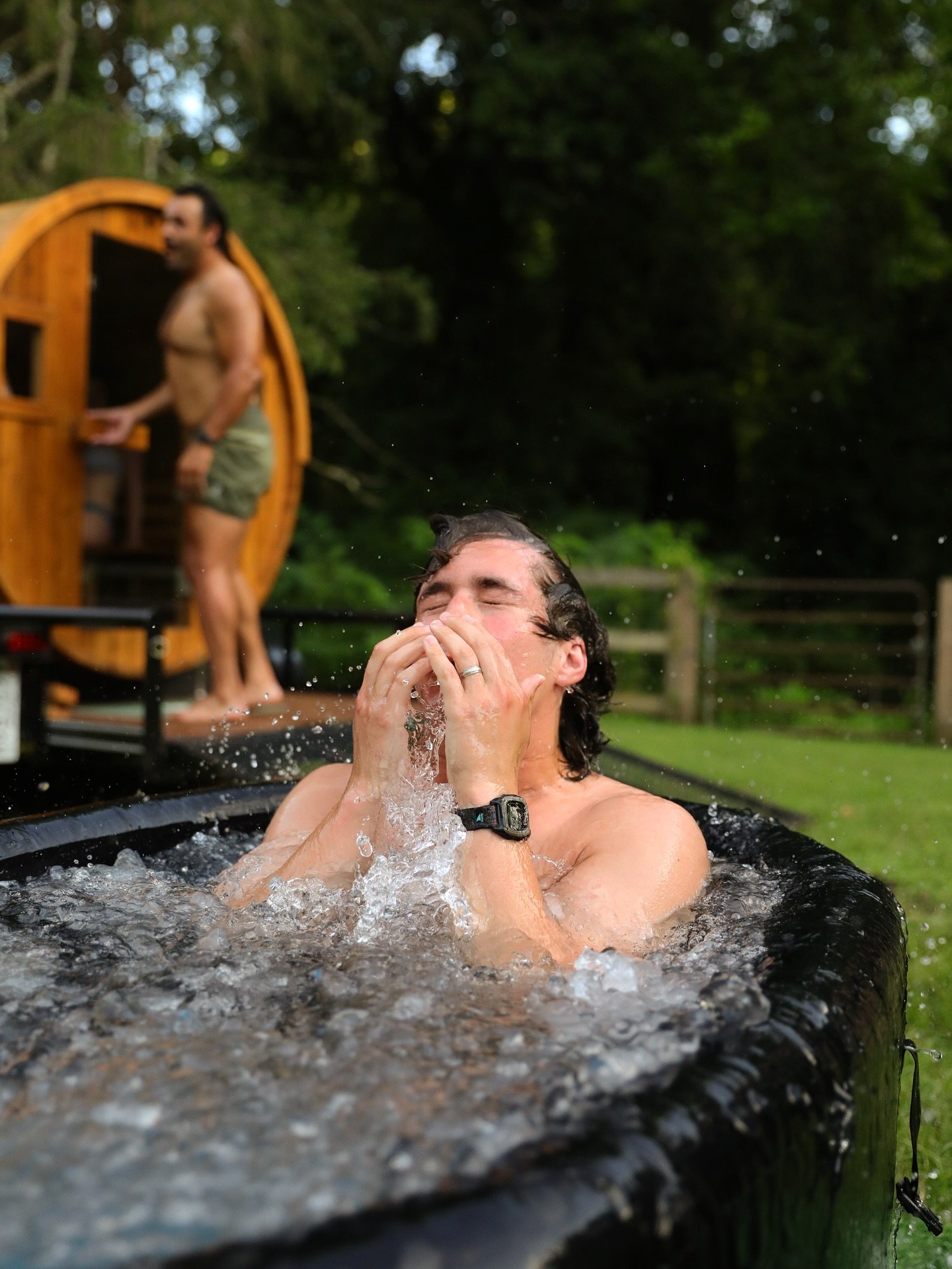 Waking up and remembering it&rsquo;s Daylight Savings&hellip;

Don&rsquo;t worry - we&rsquo;ve got you with your winter Ritual. 
Studies show that sauna and cold exposure release endorphins, dopamine, enhance resilience and relaxation. Exactly what y