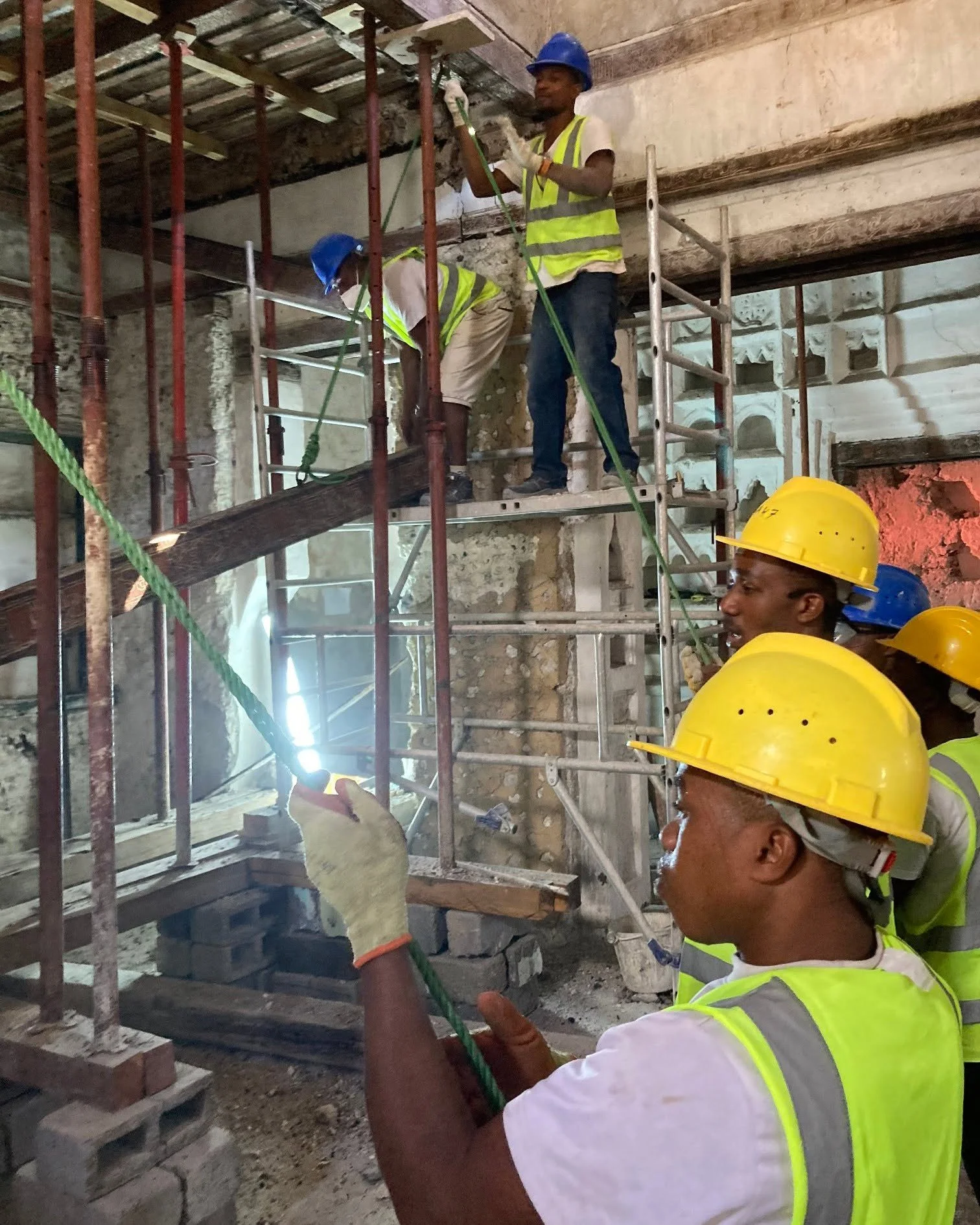 AVANCÉE ! Une opération délicate au chantier du Palais de l'Ujumbé