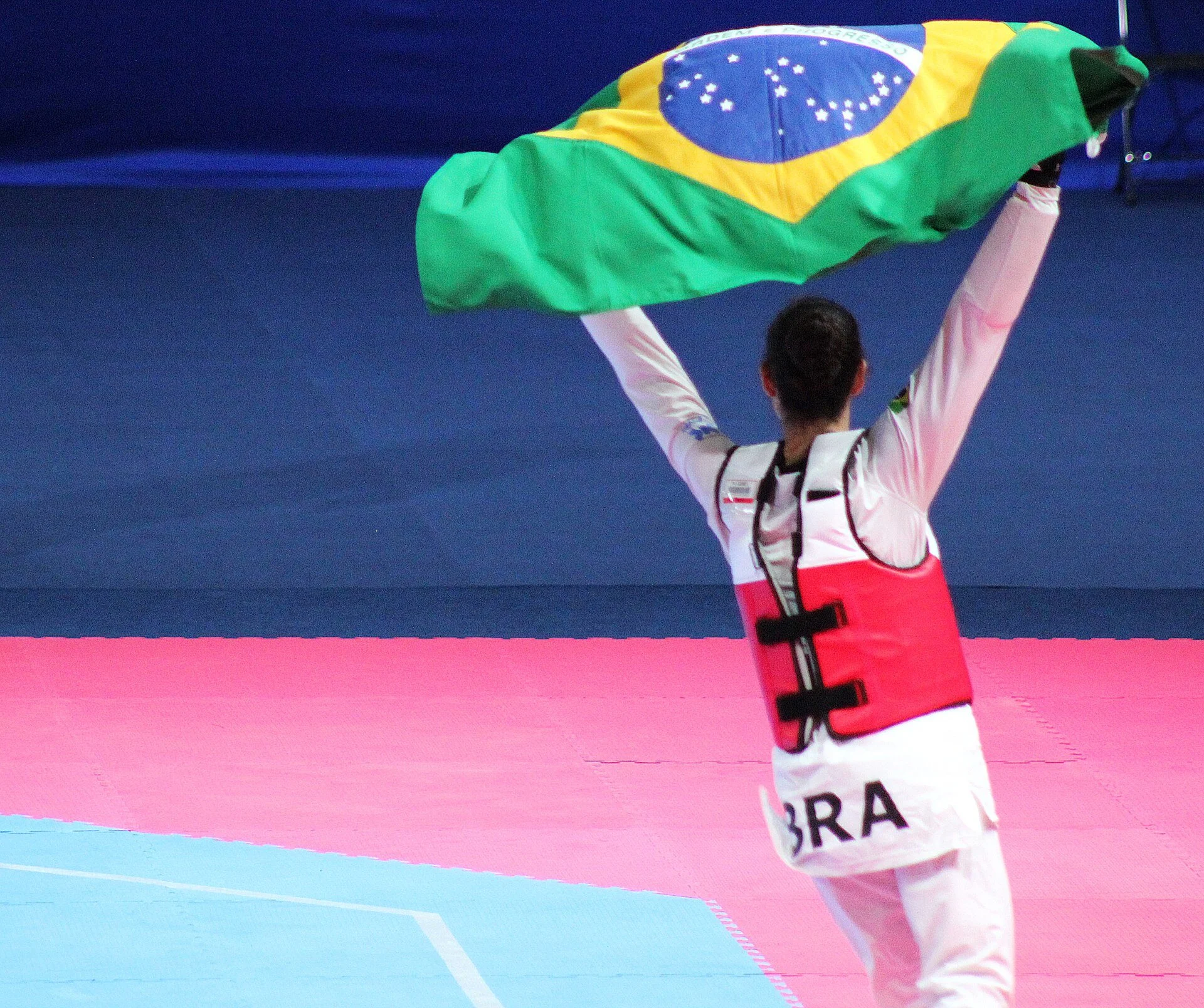 Maria Clara Pacheco vence o Grand Prix de Paris de taekwondo e segue invicta em 2026