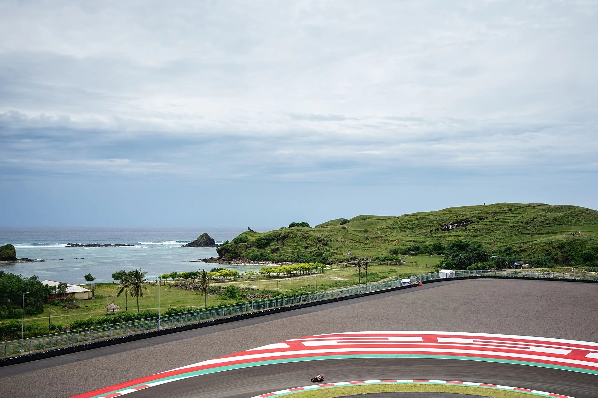 MotoGP na Indonésia: Bezzecchi vence em Mandalika, Martín reassume a liderança e Diogo Moreira termina em 16º