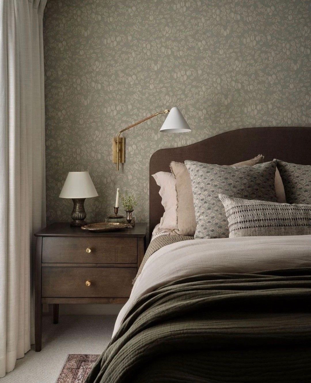 This weeks inspiration ~ classic and collected 

🤍Inspiration &amp; Credits:
Captured and curated in Pinterest

Photo 1: Ingrid Uribe&nbsp;&nbsp;&nbsp;
Photo 2: Daniela Seoane 
Photo 3: DNC
Photo 4: W Design Collective
Photo 5: Farrow &amp; Ball