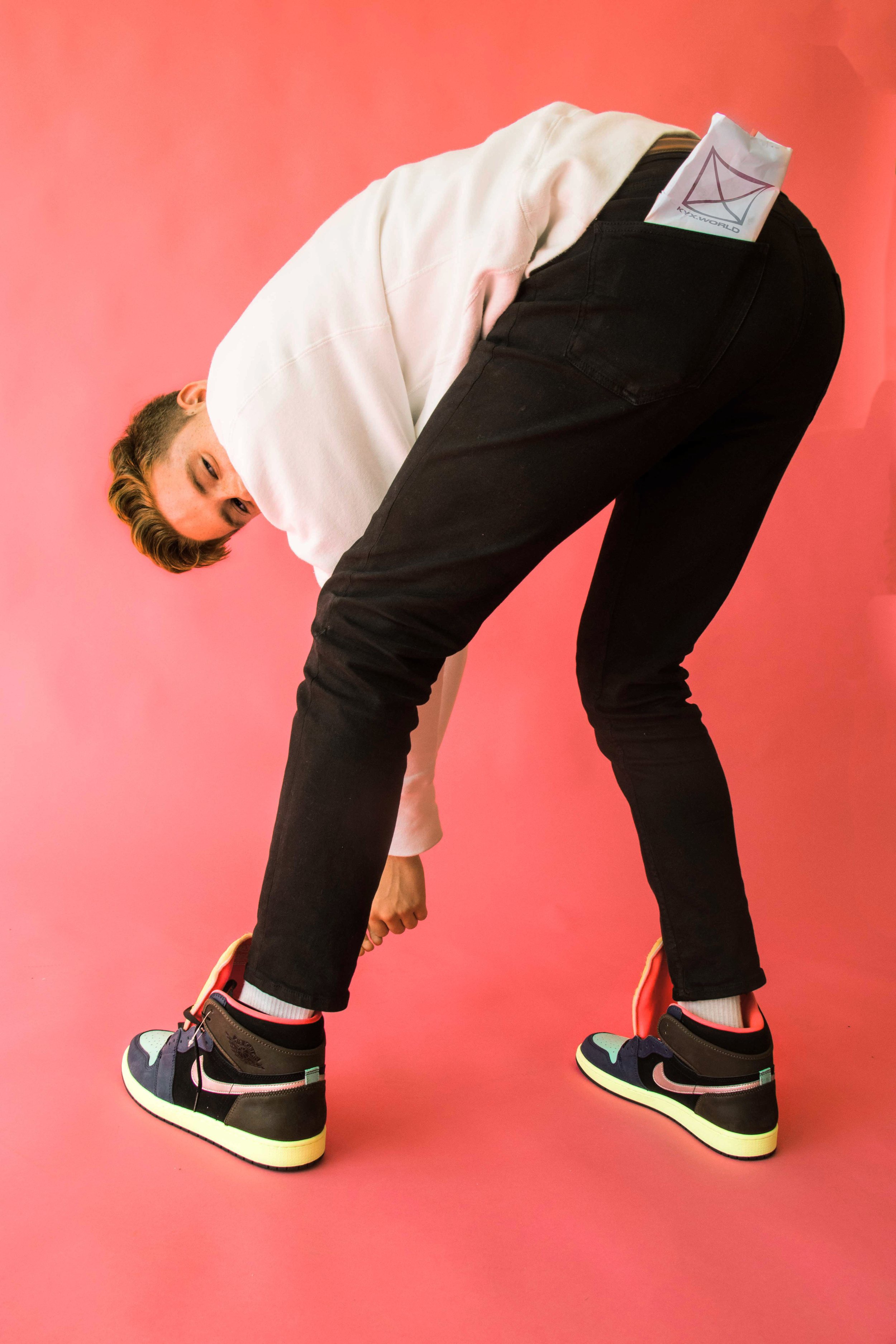 Pose.jpg