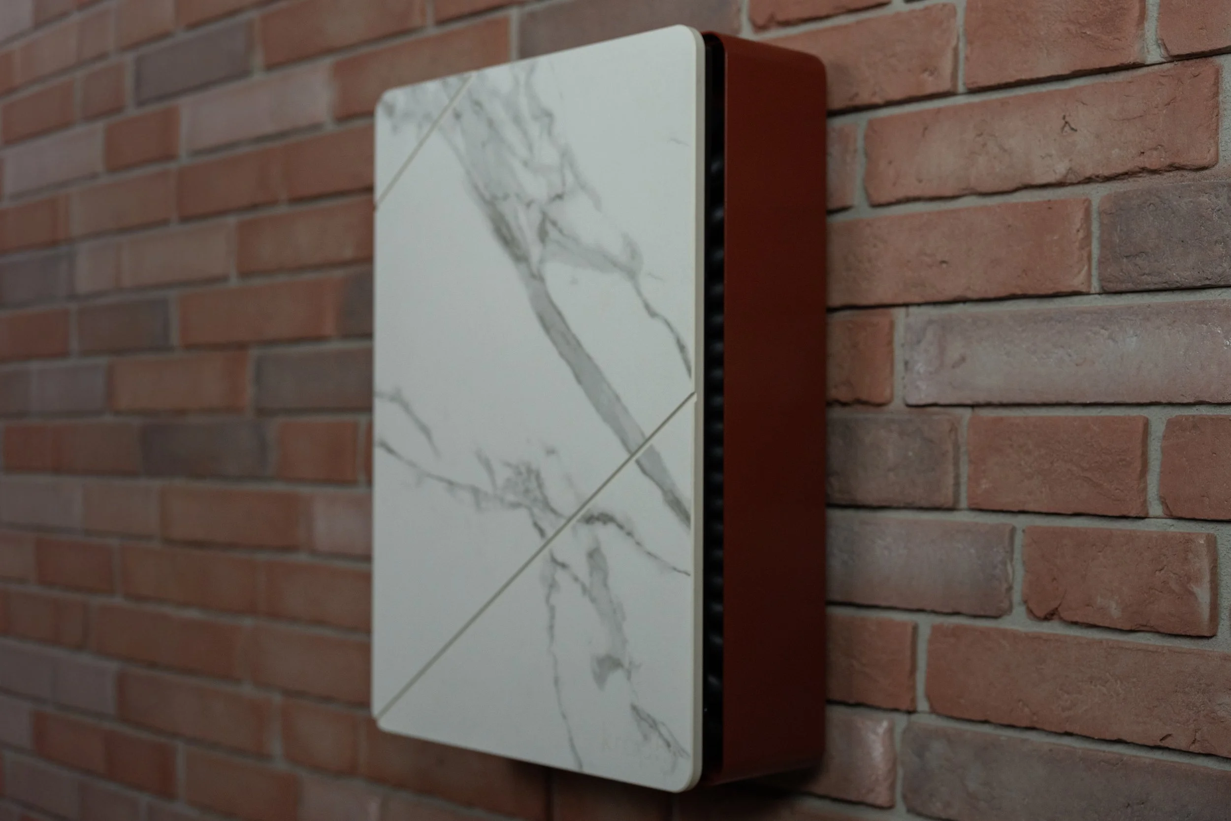 Krapht C2 - Imperial Red und Calacatta Whisper