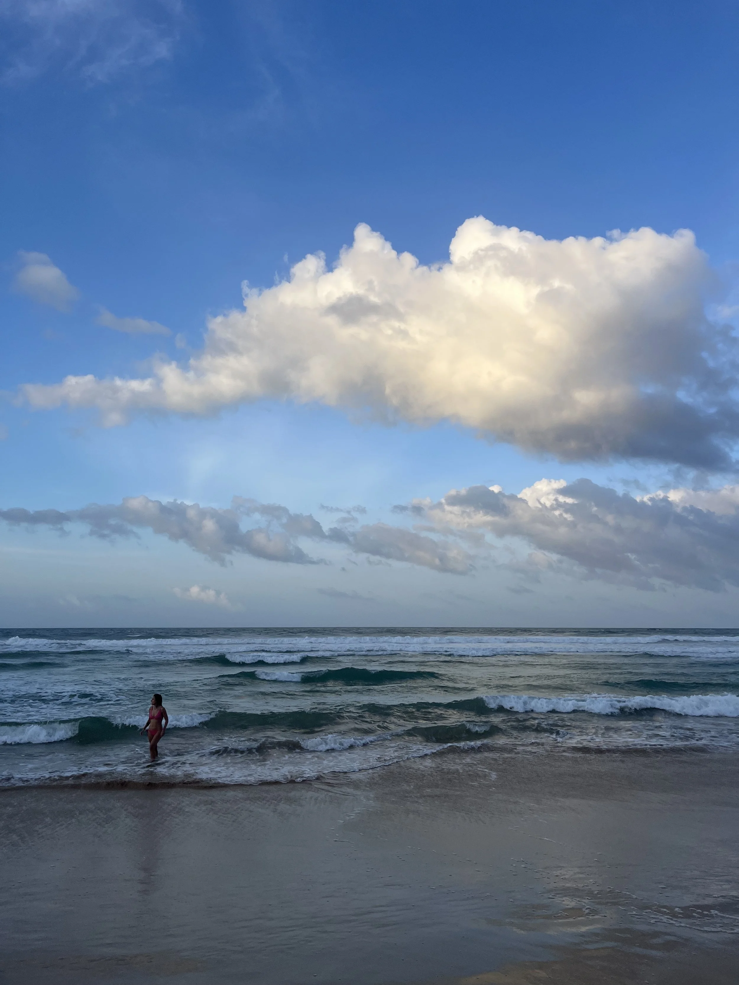 Kabalana sahilinde gün doğumu
