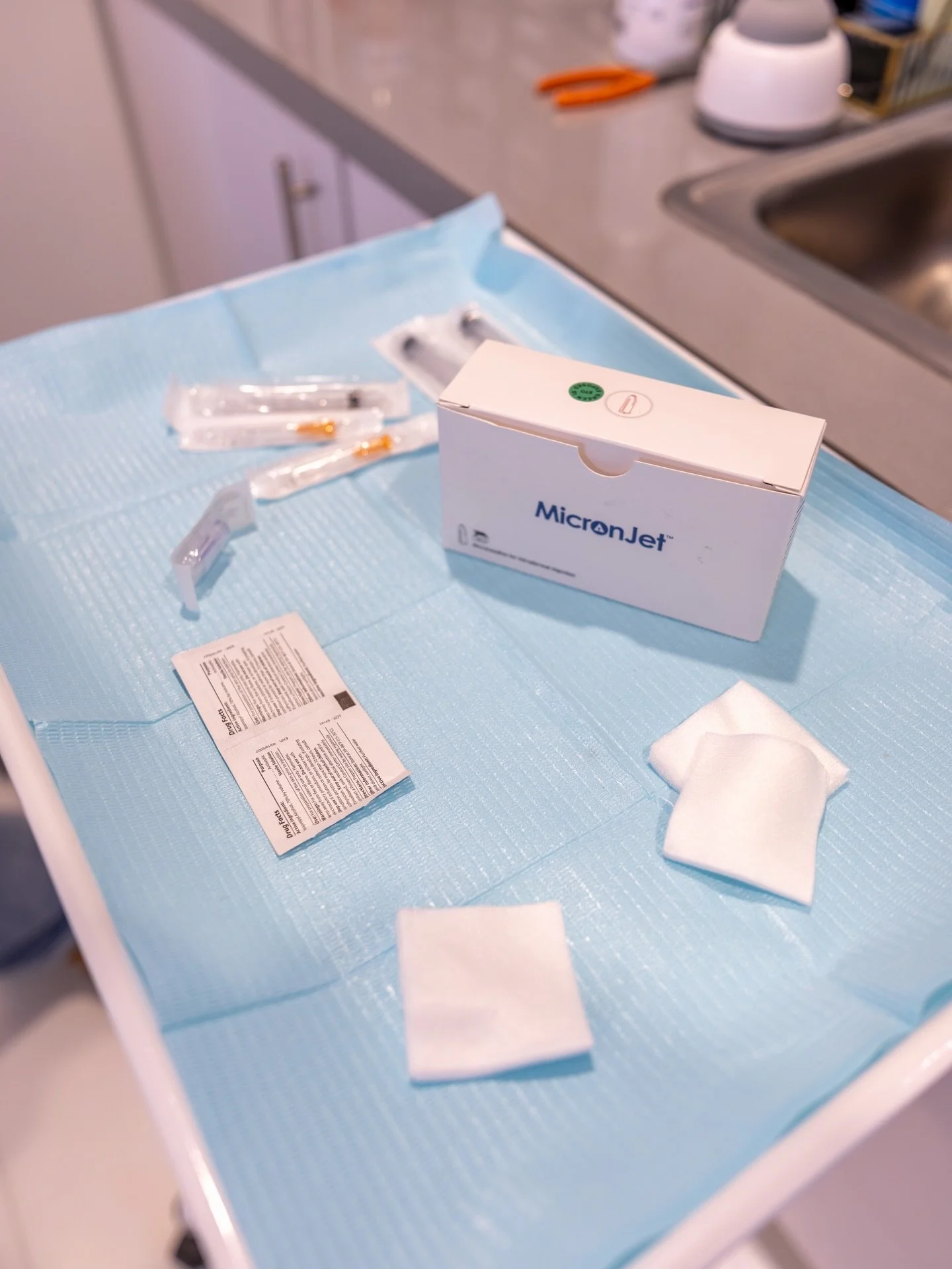 Have you tried MicronJet yet?

Jump into the warmer weather with this treatment that has no downtime! ☀️ 

MicronJet delivers skin-boosting ingredients directly into the dermis for deeper hydration, improved texture, and overall skin quality.

Perfec