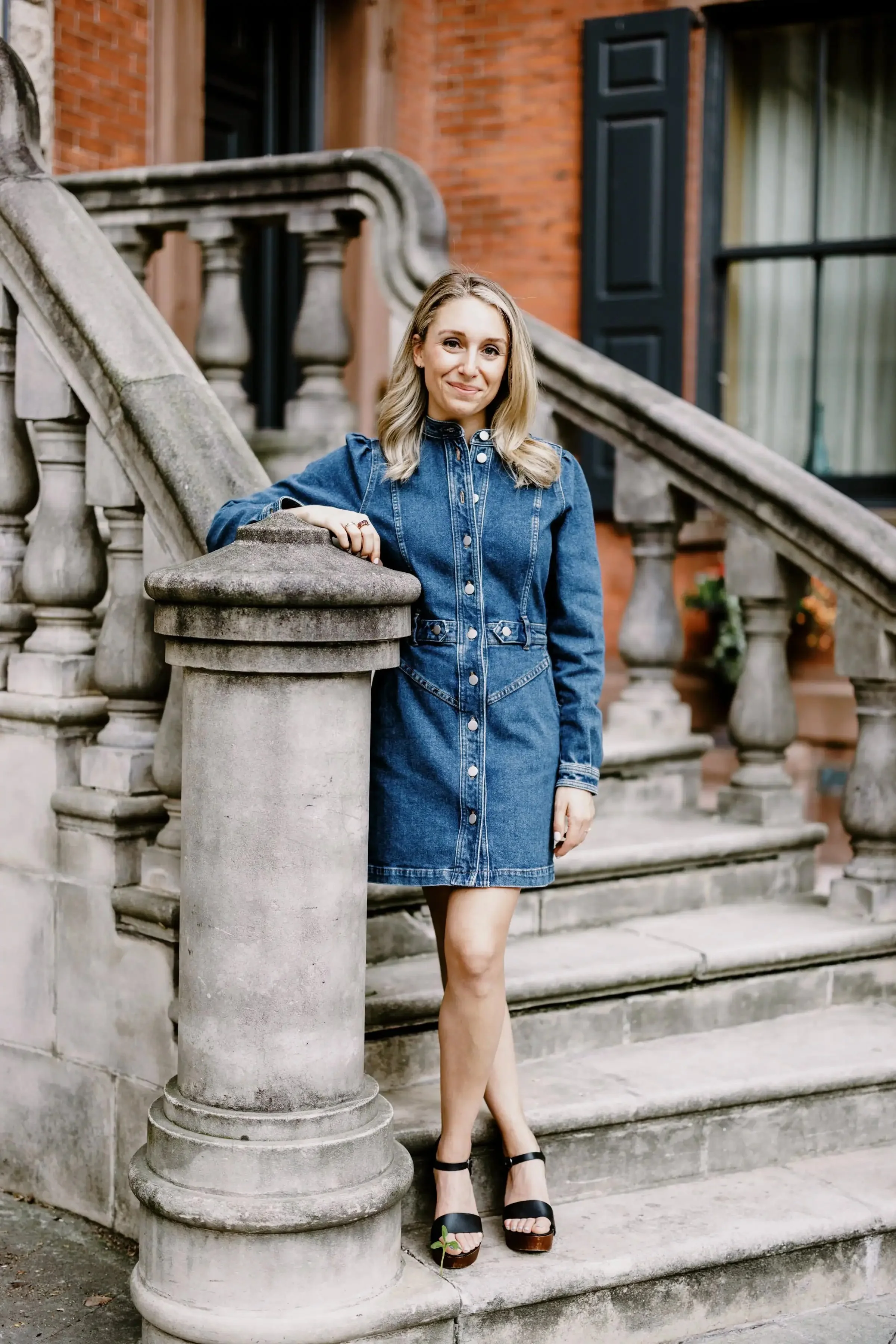 A photo of Jaclyn Spiegel, LCSW, who specializes in therapy for high-achieving professionals navigating perfectionism, people-pleasing, overthinking, and anxiety.