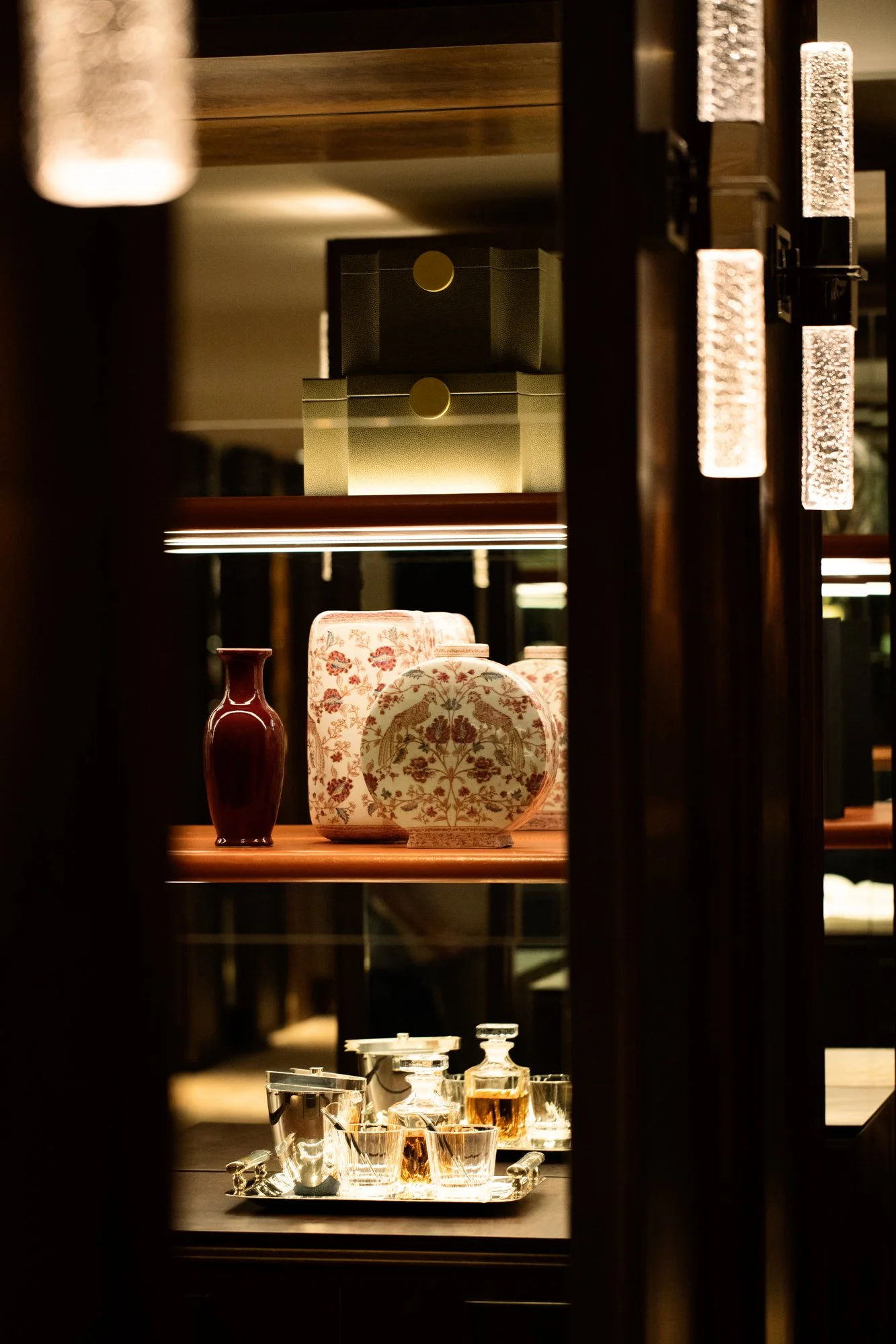 2021_RosewoodHK_DianeNittke_WhatTheFox-0356-2.jpg