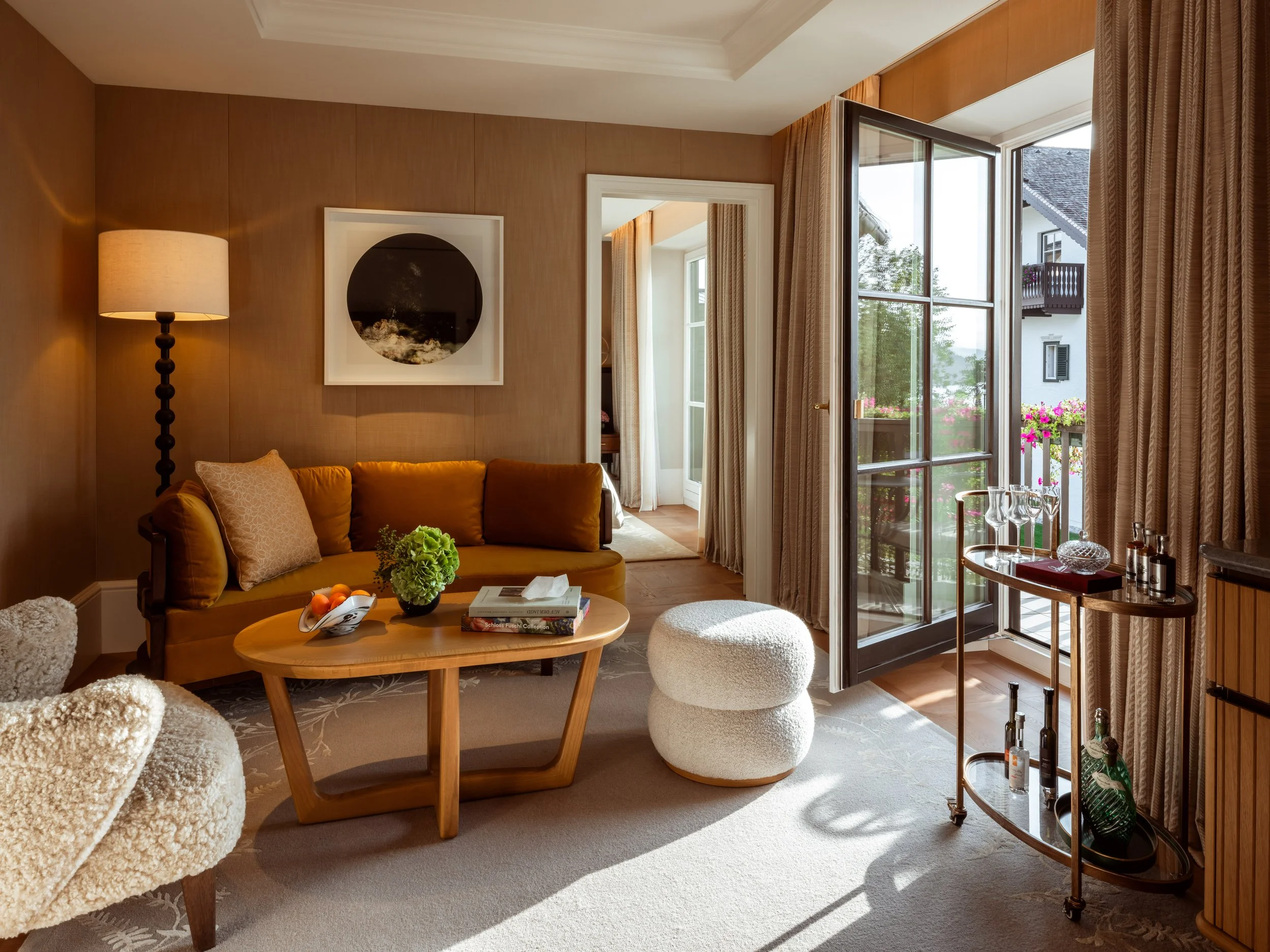 RWFSL_Facilities_Suite_2BedroomLakeviewSuite_LivingRoom_311-2476.jpg
