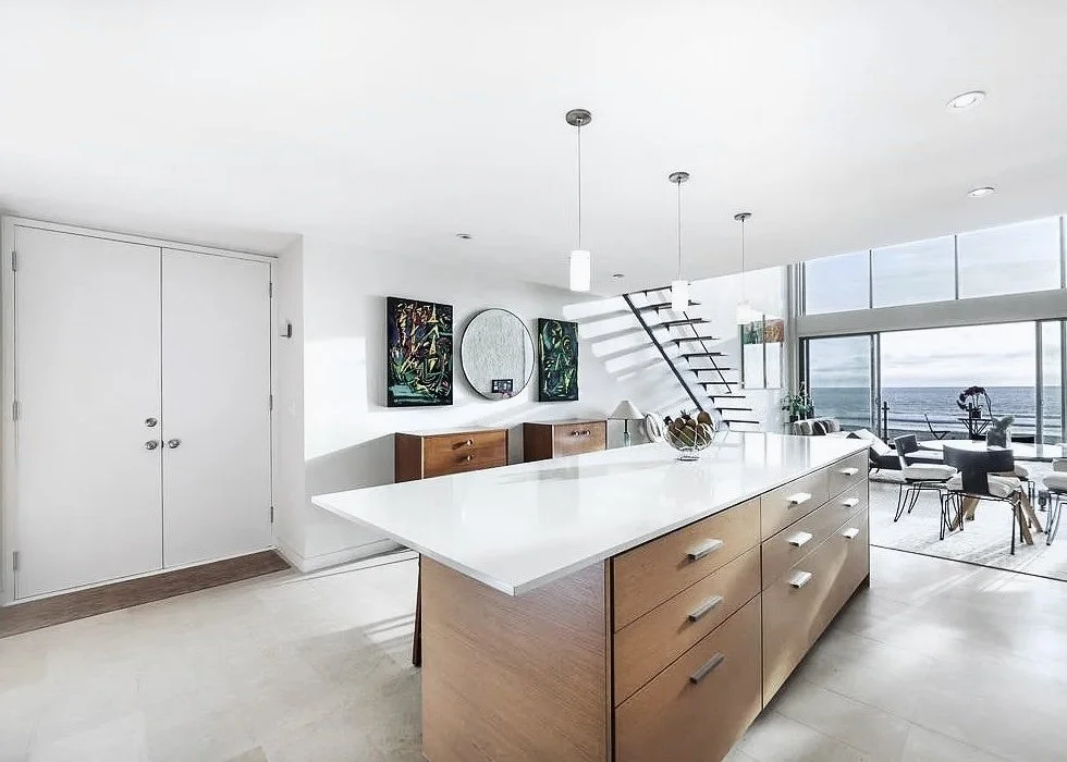 Kitchen to strand.JPEG