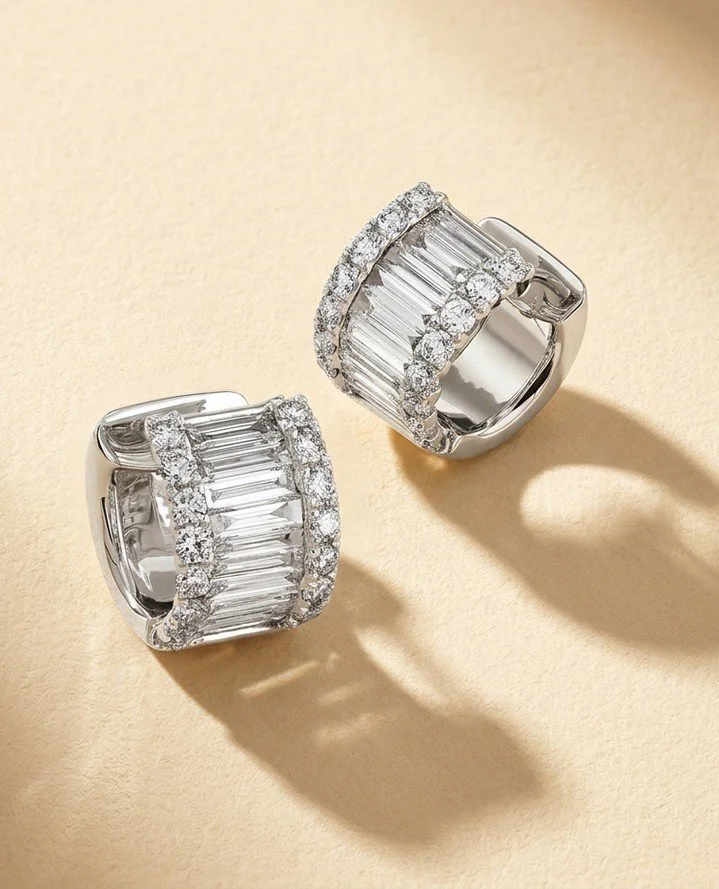 A little brilliance on each side.⁠
Twice as nice!