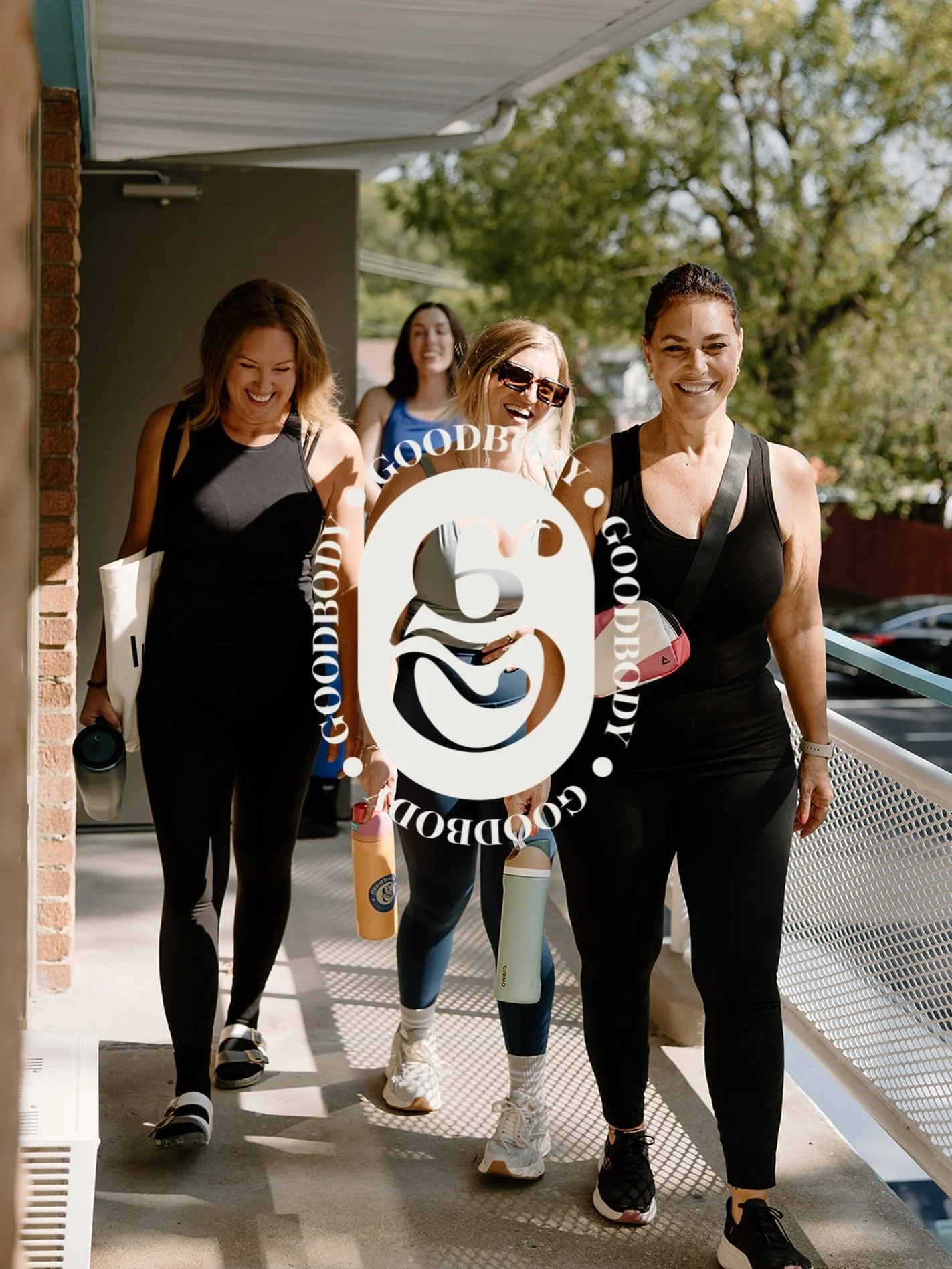 BRB romanticizing warm-weather workouts, sun on our skin, and walking out of the studio like this ☀️
We miss you, summer.

#PilatesCincinnati #CincinnatiPilates #MindfulMovement #reformerpilates