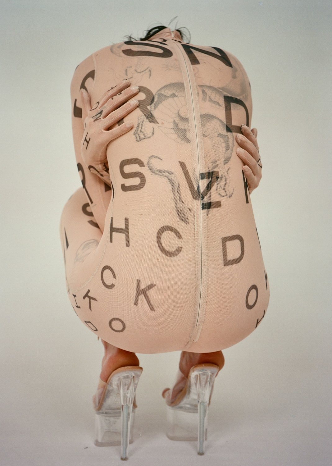 -10.00R, -9.00L RUNWAY GRADUATE COLLECTION
Film Photography: Alexia Mavrolleon
Digital Photography: Nona Ostrowsky