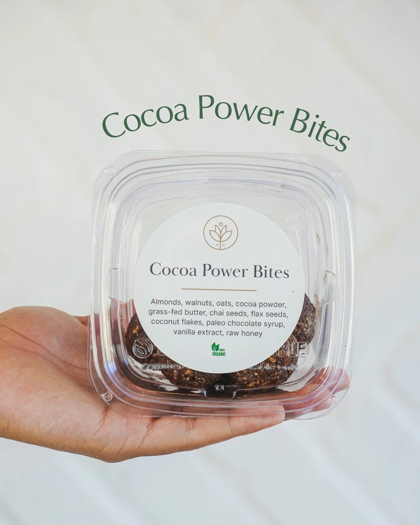 Tiny but packed with power! ⚡
Each bite is loaded with wholesome goodness:

✨ Chia seeds
✨ Flaxseed
✨ Grass-fed butter
✨ Cocoa powder
✨ Coconut flakes
✨ Paleo chocolate syrup
✨ HU chocolate nibs @hukitchen

Perfect for a quick boost, guilt-free indul