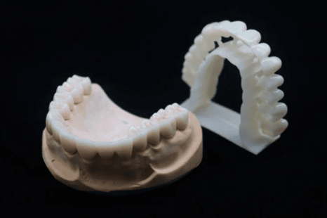 Impresión 3D de restauraciones en zirconia: revolución en odontología restauradora