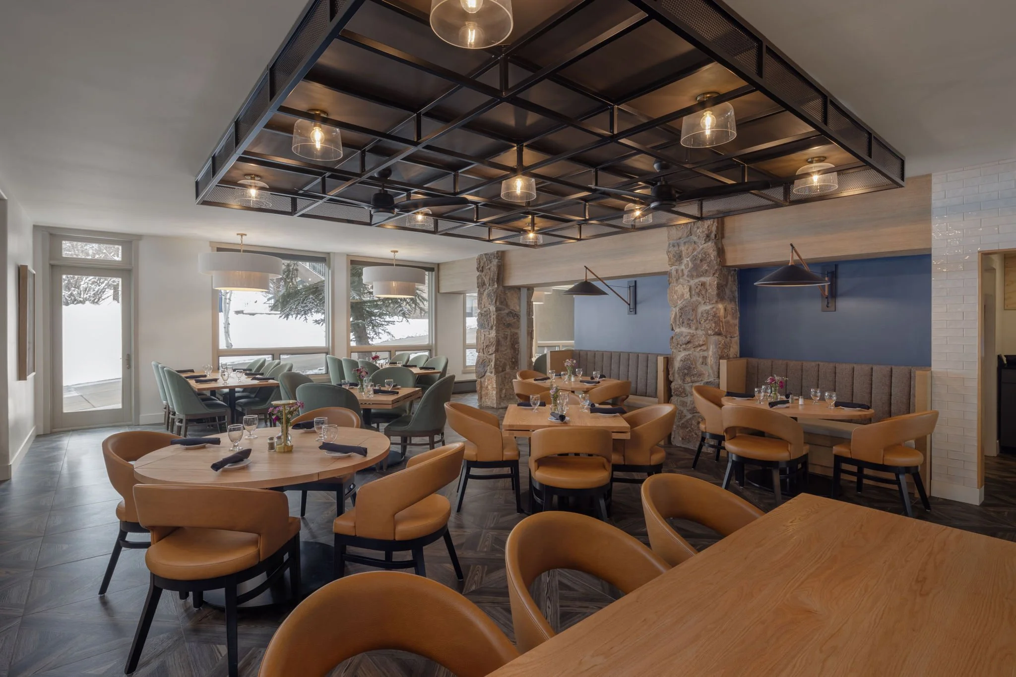 2025-StonebridgeInnSnowmass-Studio10Design-KylaChambersPhotography-8.jpg