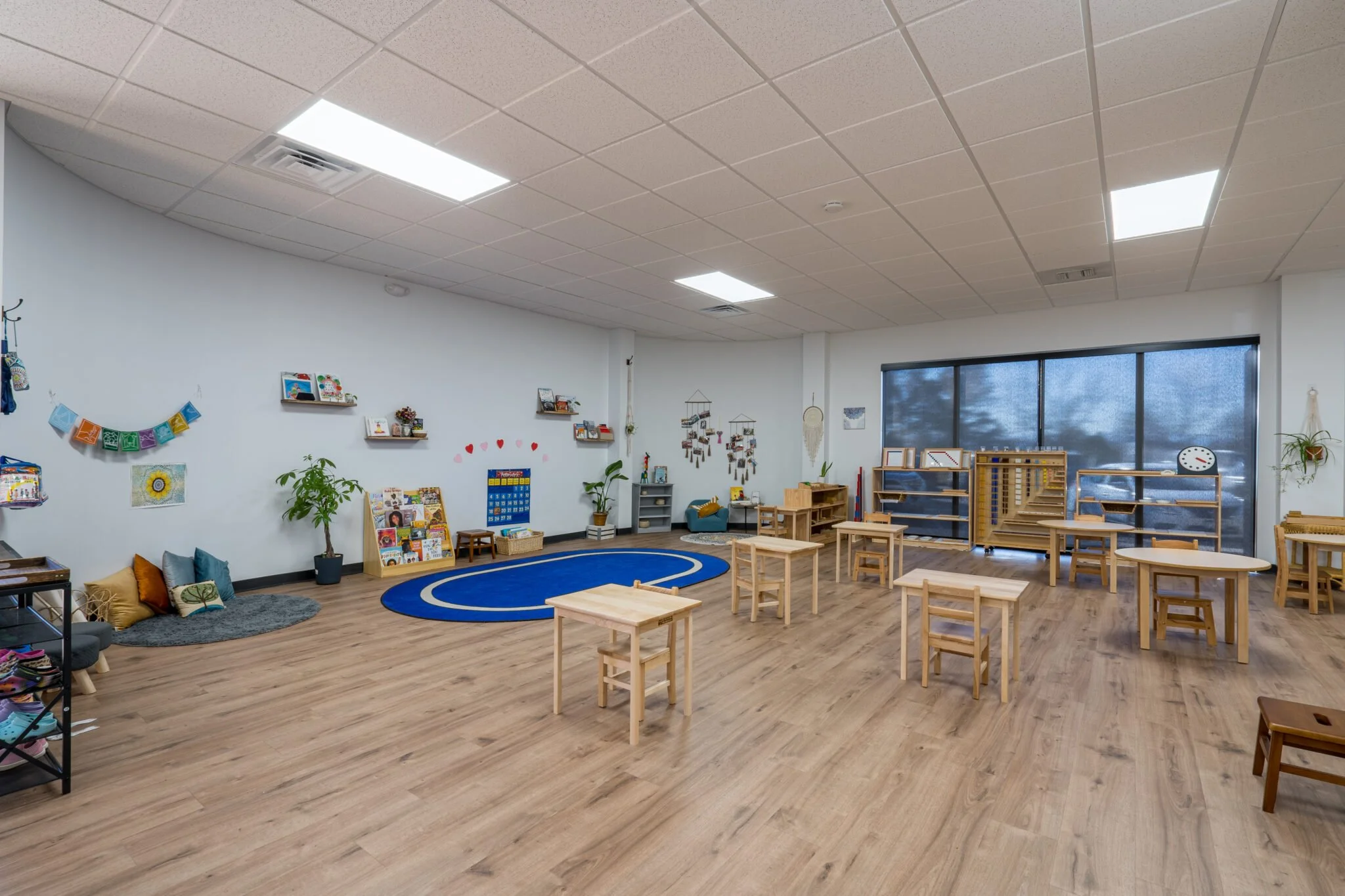 Montessori-Atlas-5-of-14-2048x1365.jpg