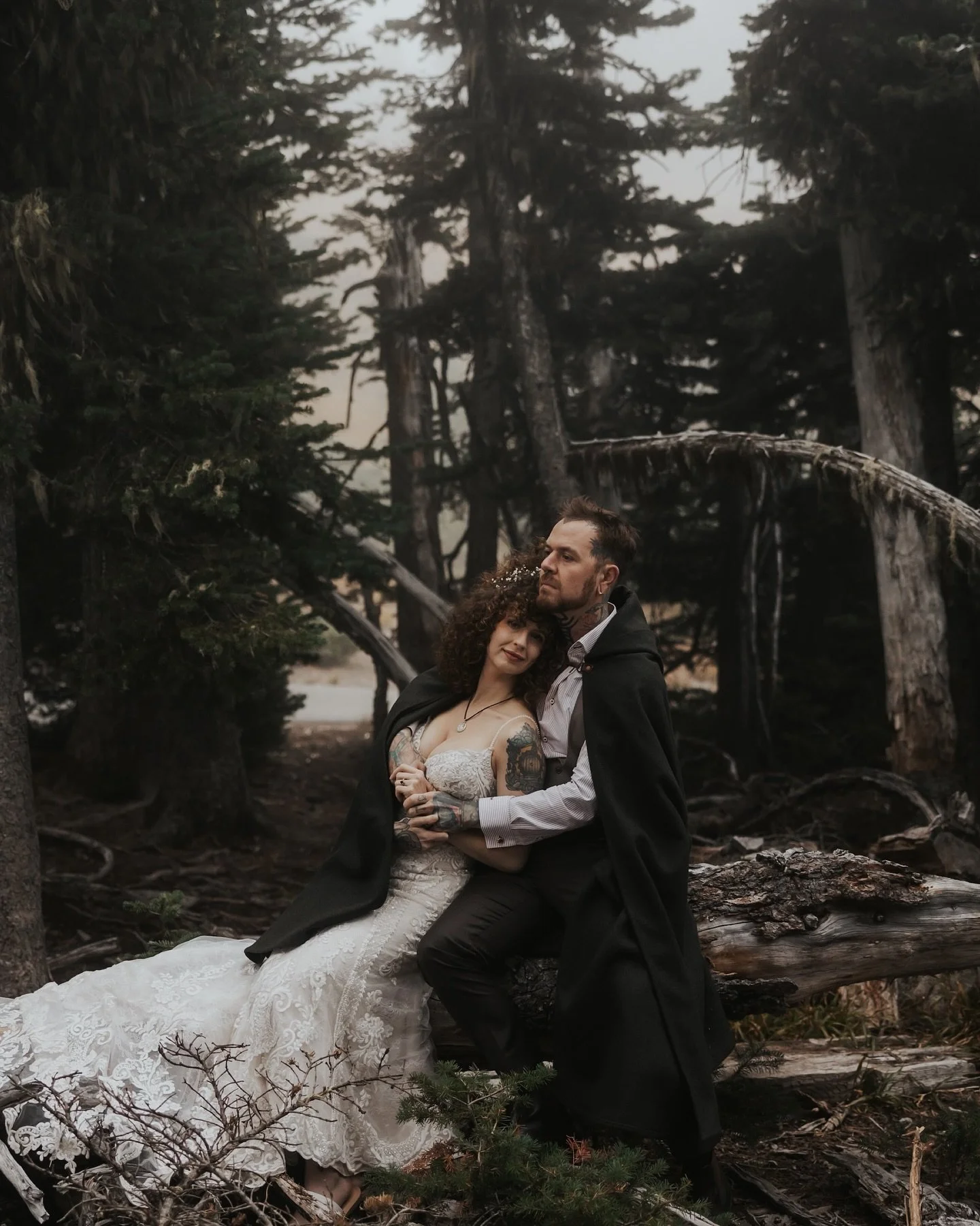 Tucked away in the forest of hurricane ridge is what feels like another planet. Hanging moss, foggy skies, a calmness that can&rsquo;t be explained. It&rsquo;s absolute ✨ magic ✨

When Gracie and Taylor asked me to photograph their elopement in Washi