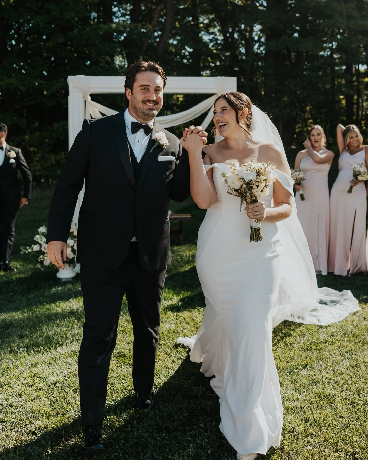 Full sun &amp; full smiles for this beautiful ceremony at Nottinghill last August. The moody side of me will always love an overcast day, and I used to shy away from harsh sunlight but I honestly have grown to really love the sunny days. Growing as a