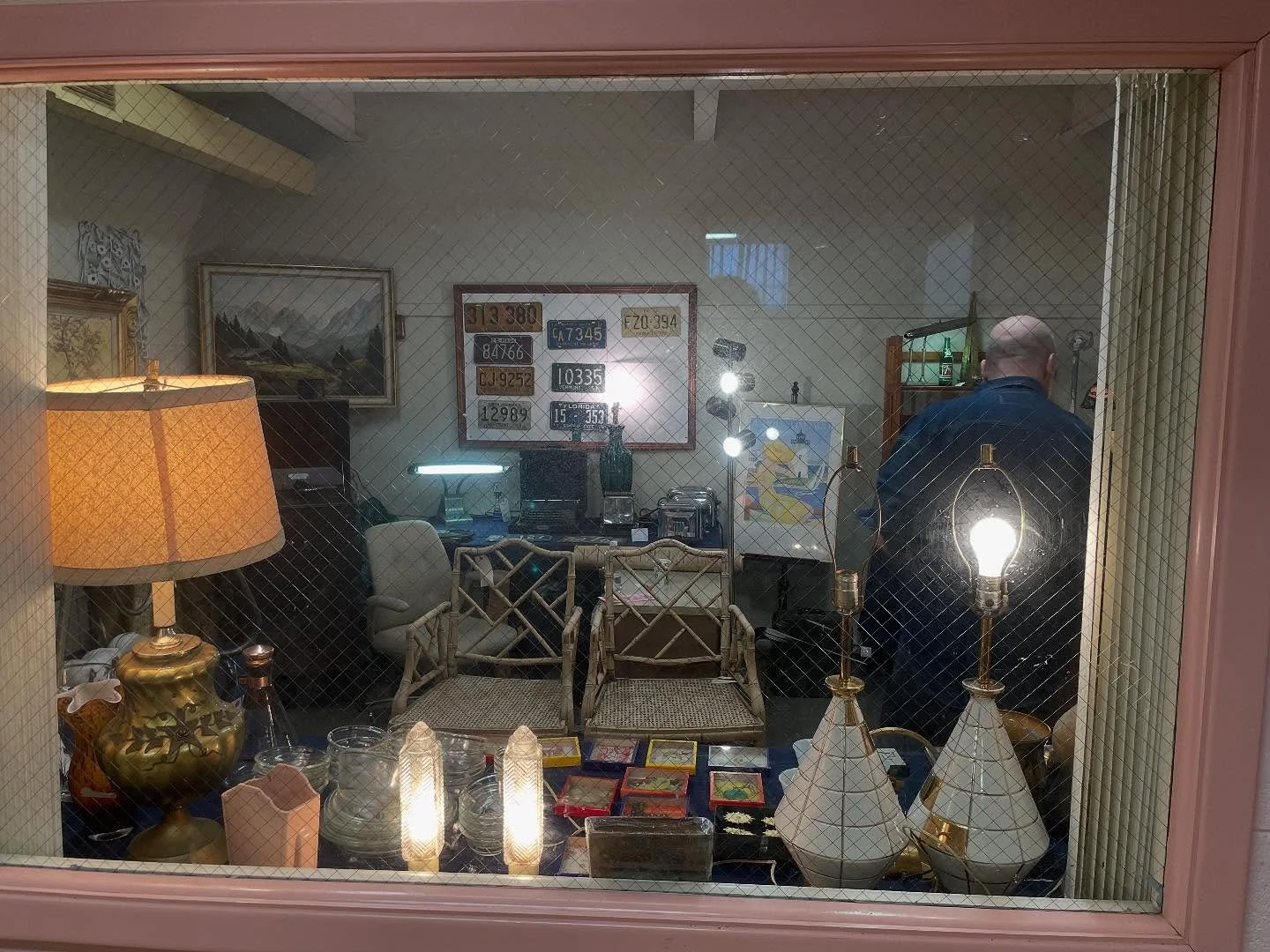 Come join us in Manchester CT for a wonderful show. Here today and tomorrow! #manchesterantiqueshow #antique #midcentury #lighting #toys #midcenturymodern #tools #contemporary