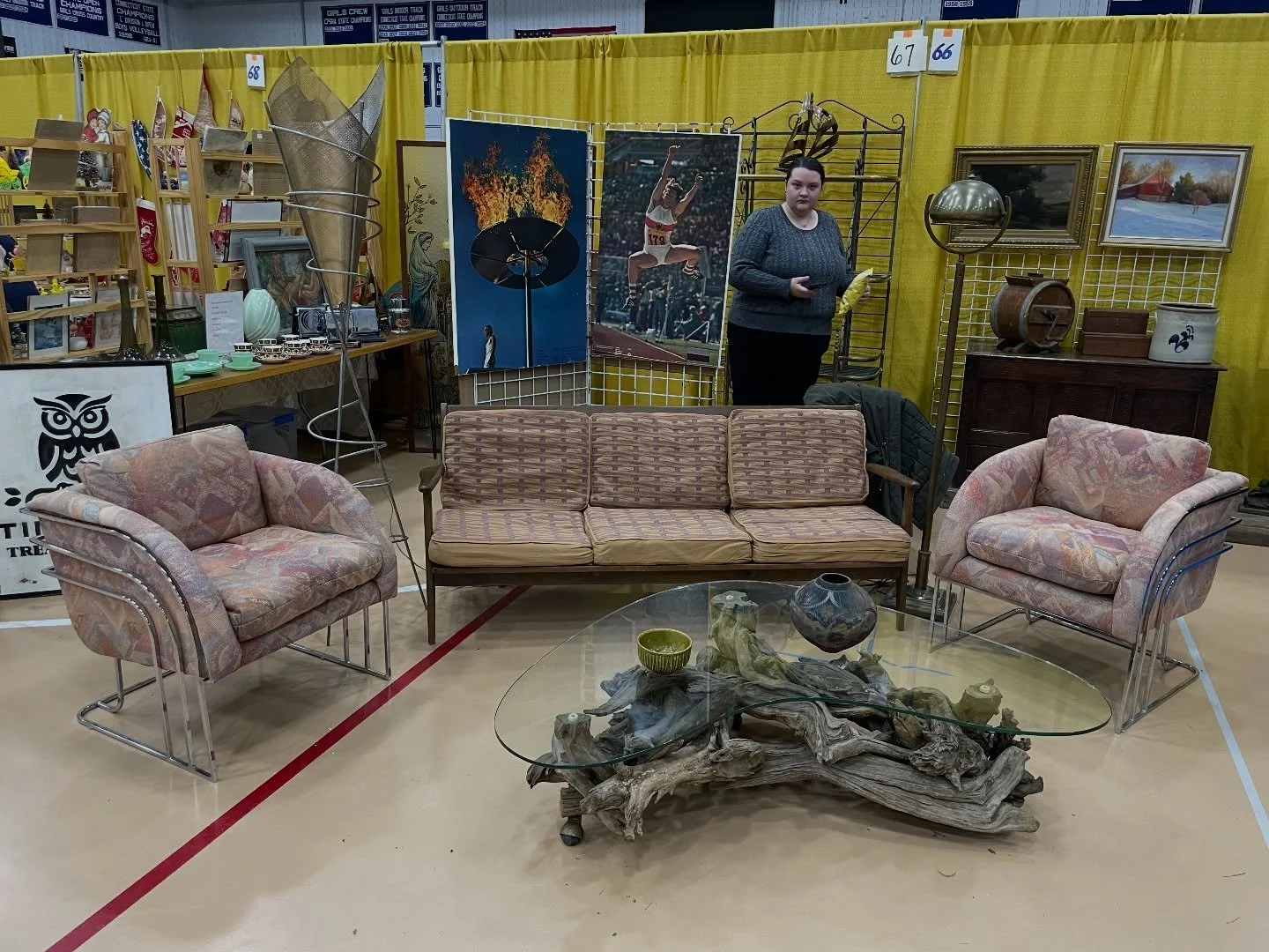 Happy New Year! Come celebrate with us at the New Years Gala in Glastonbury CT with a mix of traditional and mid century decor!