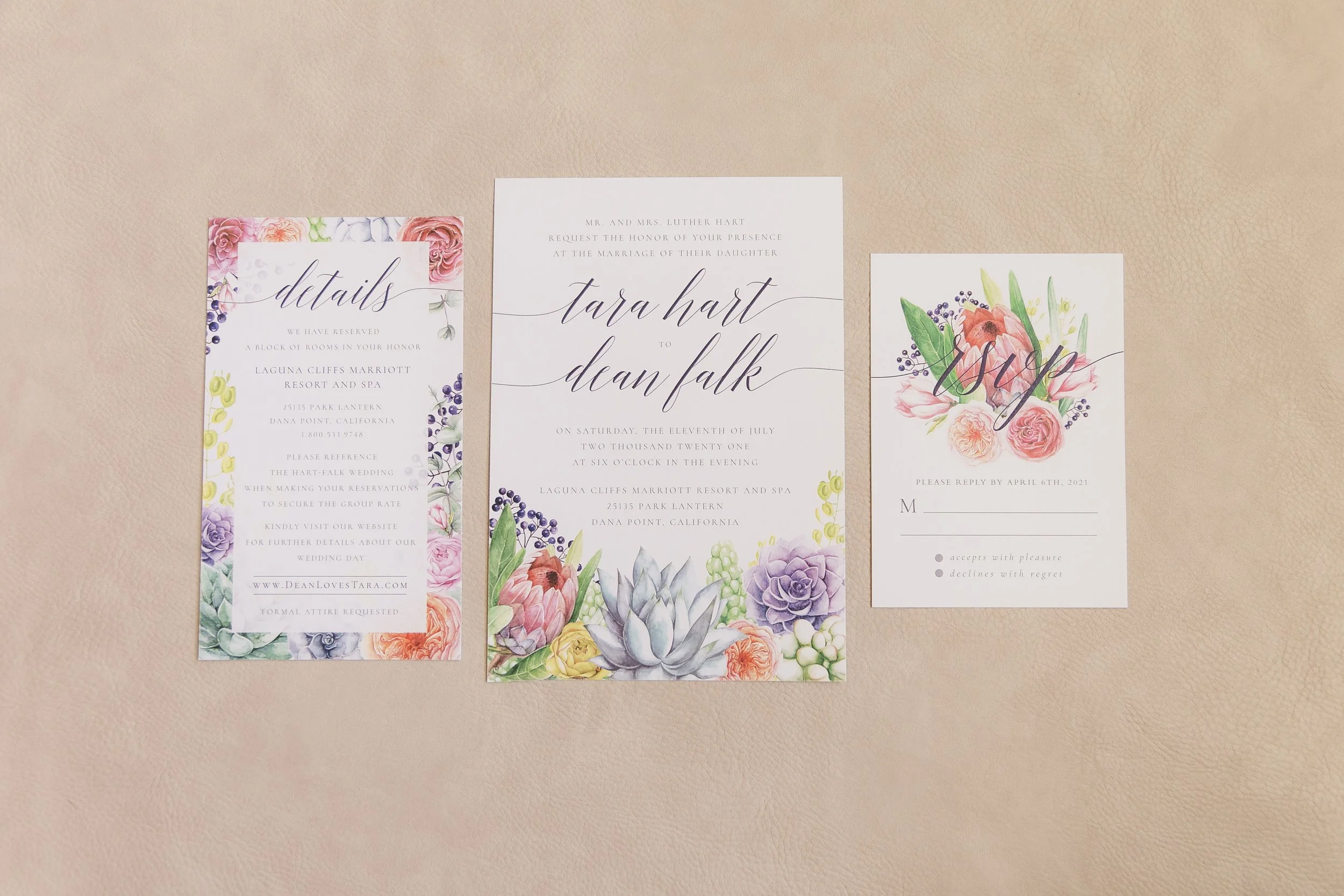 succulent-floral-wedding-invitation