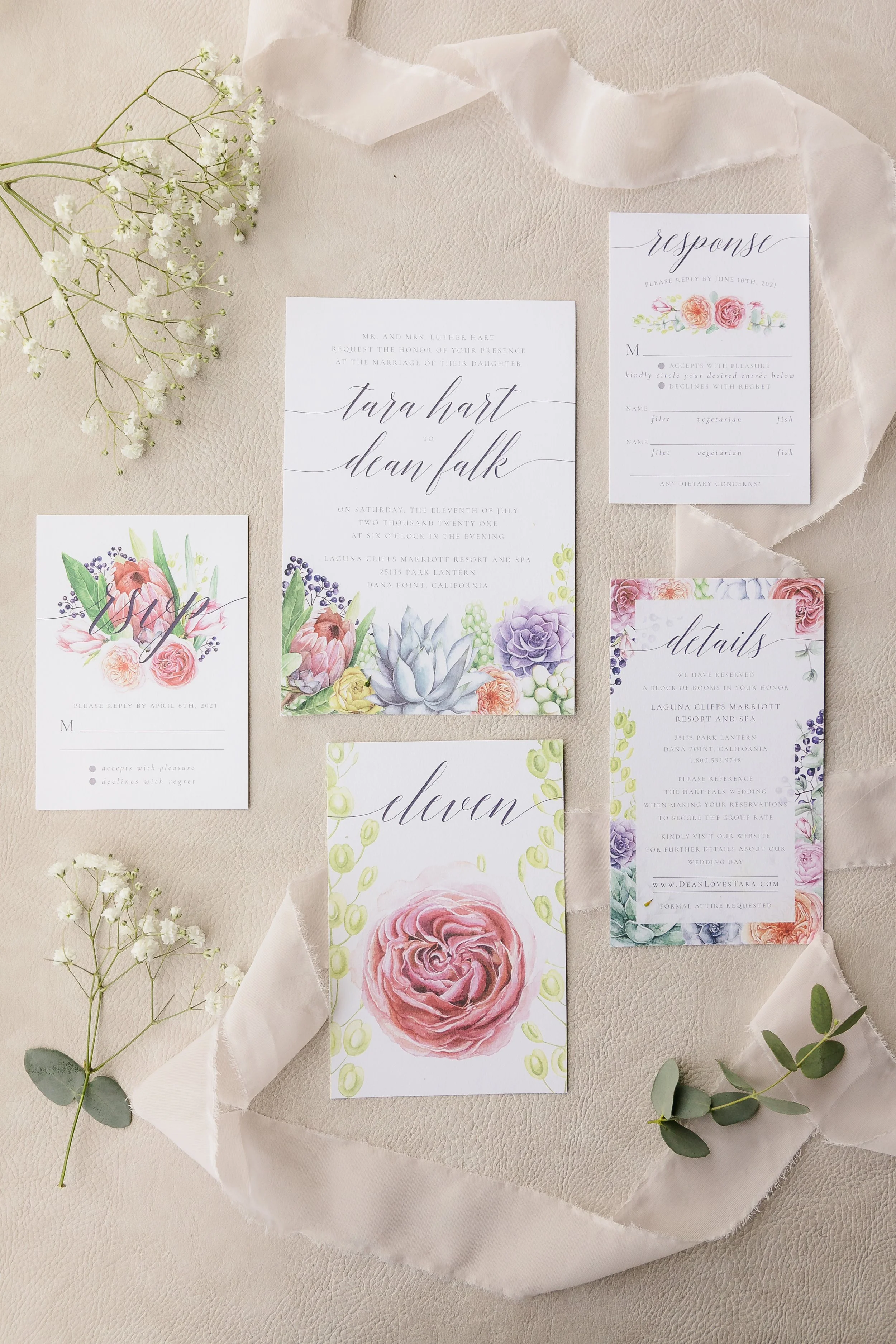 succulent-floral-wedding-invitation