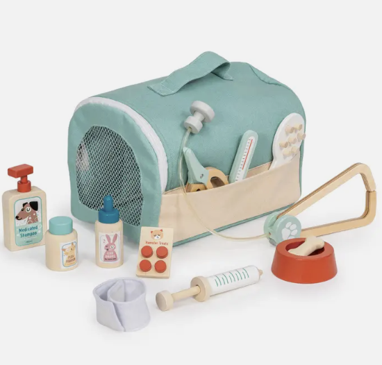 Tender Leaf Animal Rescue Vet Case