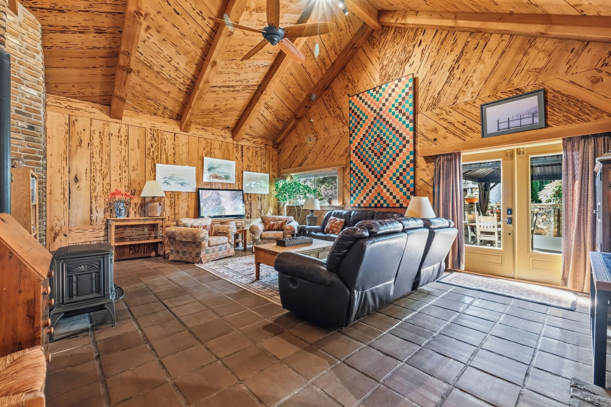 21-web-or-mls-22890 Mount Holly Ln-14.jpg