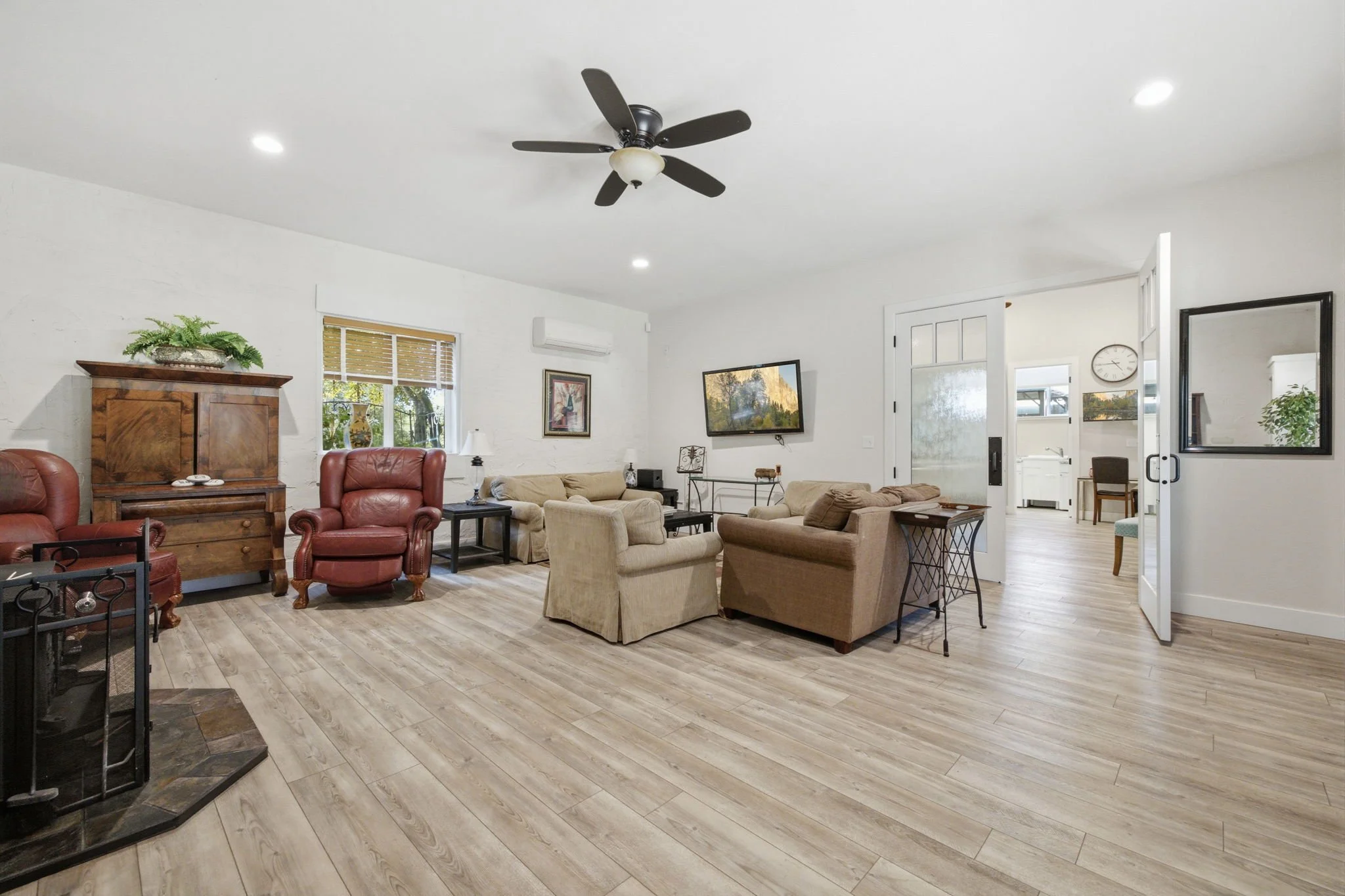 94-web-or-mls-22890 Mount Holly Re_001.jpg