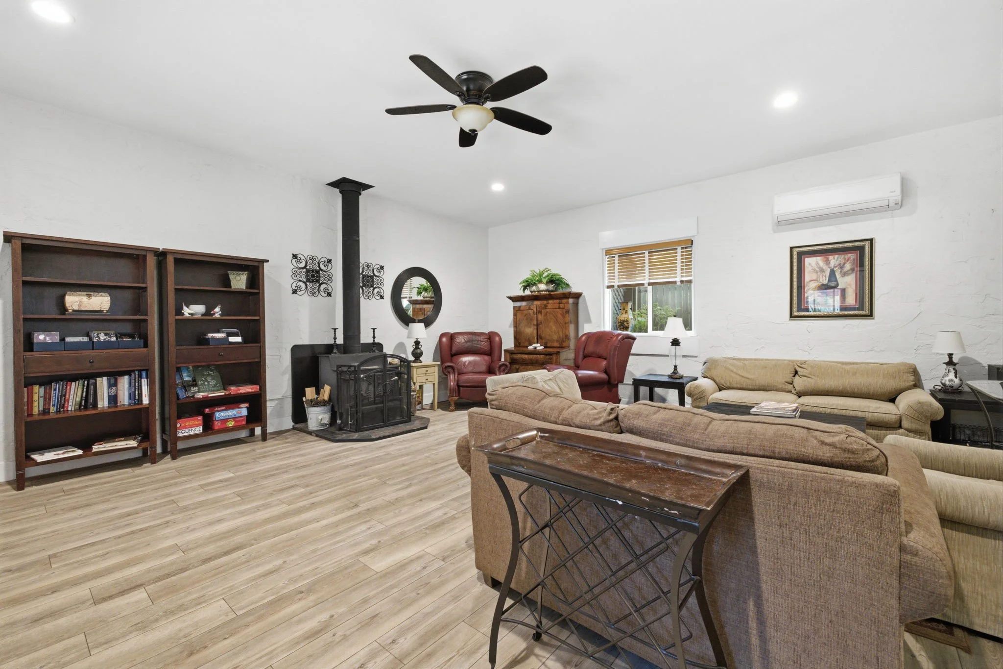95-web-or-mls-22890 Mount Holly Re_002.jpg