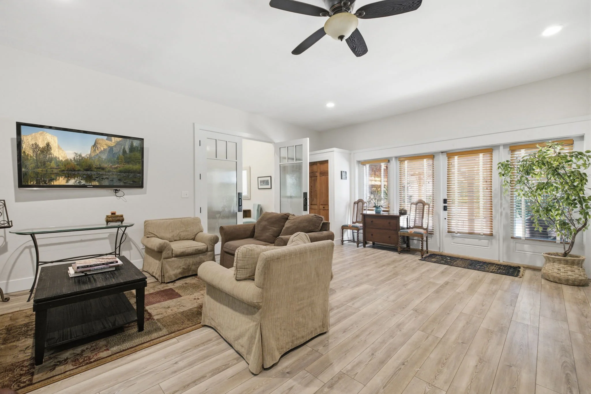 96-web-or-mls-22890 Mount Holly Re_003.jpg