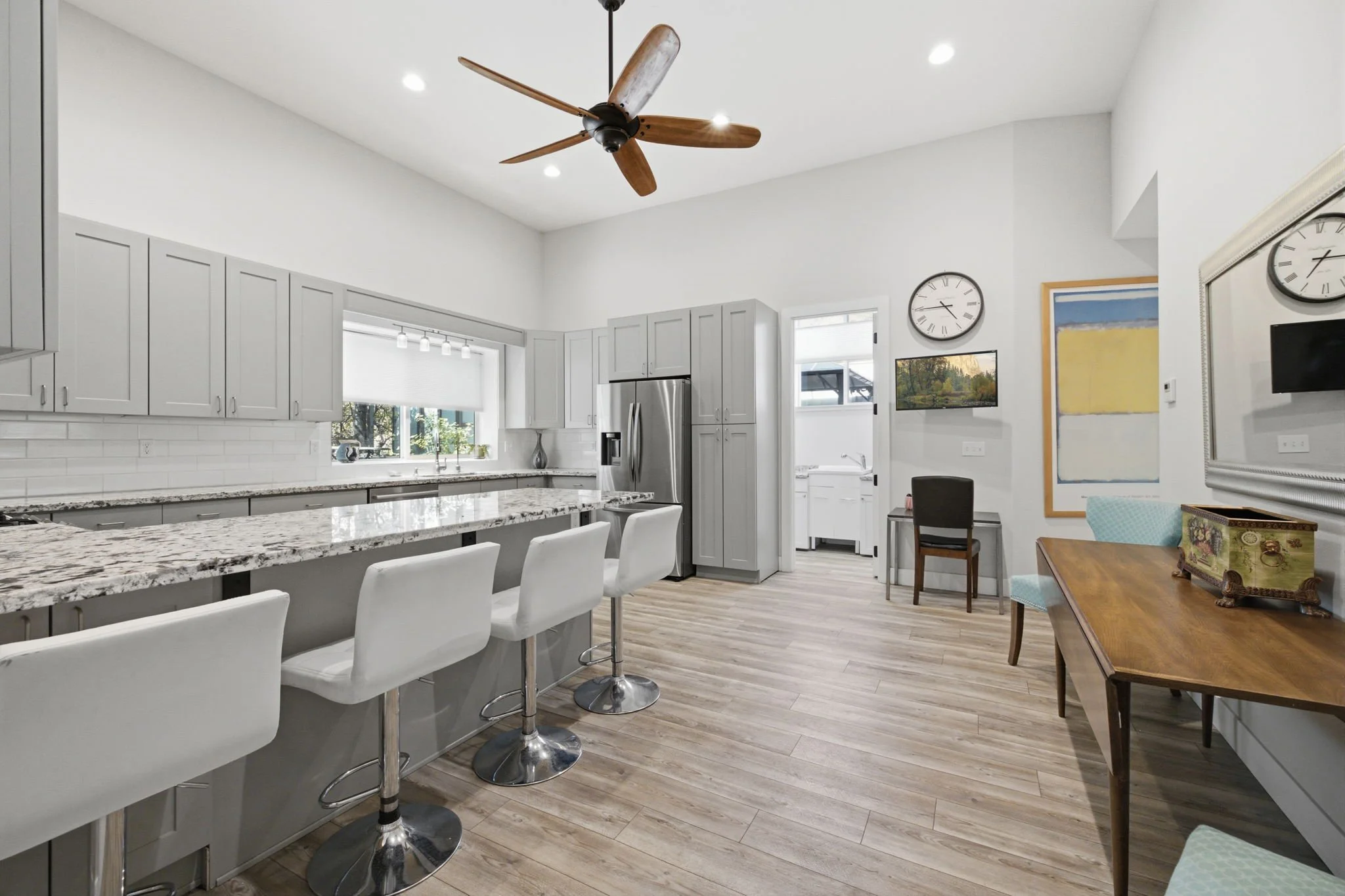 97-web-or-mls-22890 Mount Holly Re_004.jpg